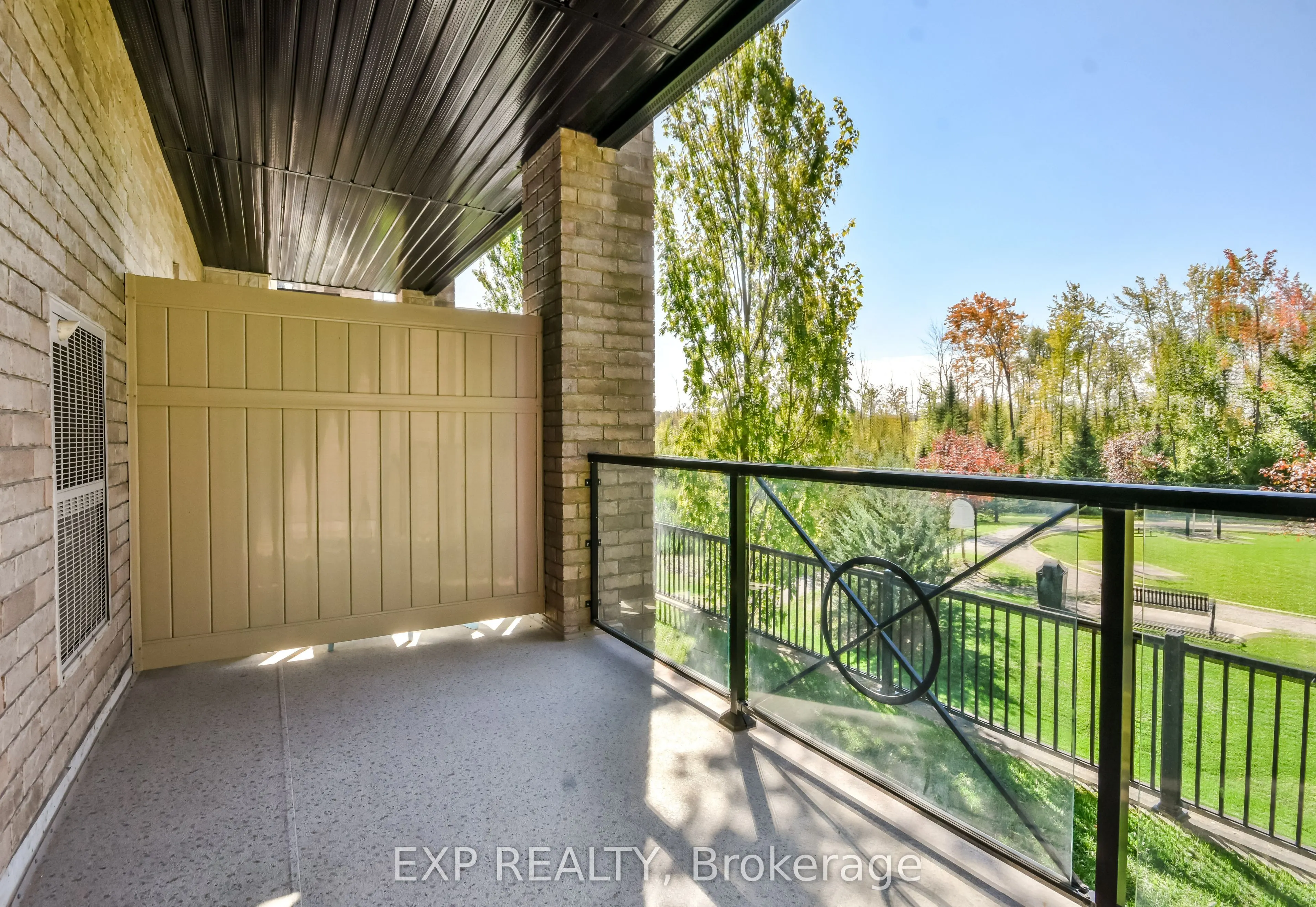 42 Ferndale Drive S, #101