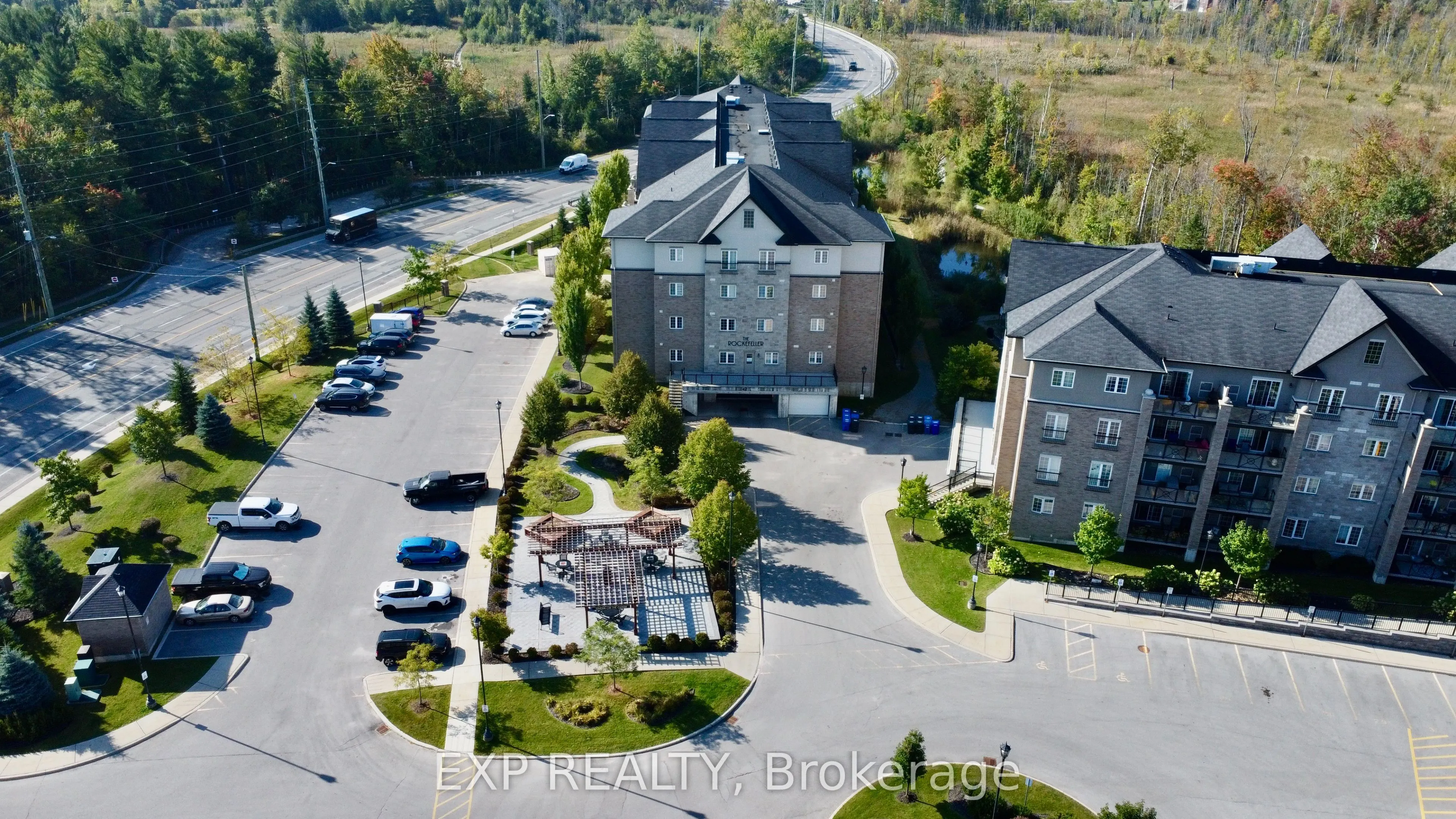 42 Ferndale Drive S, #101