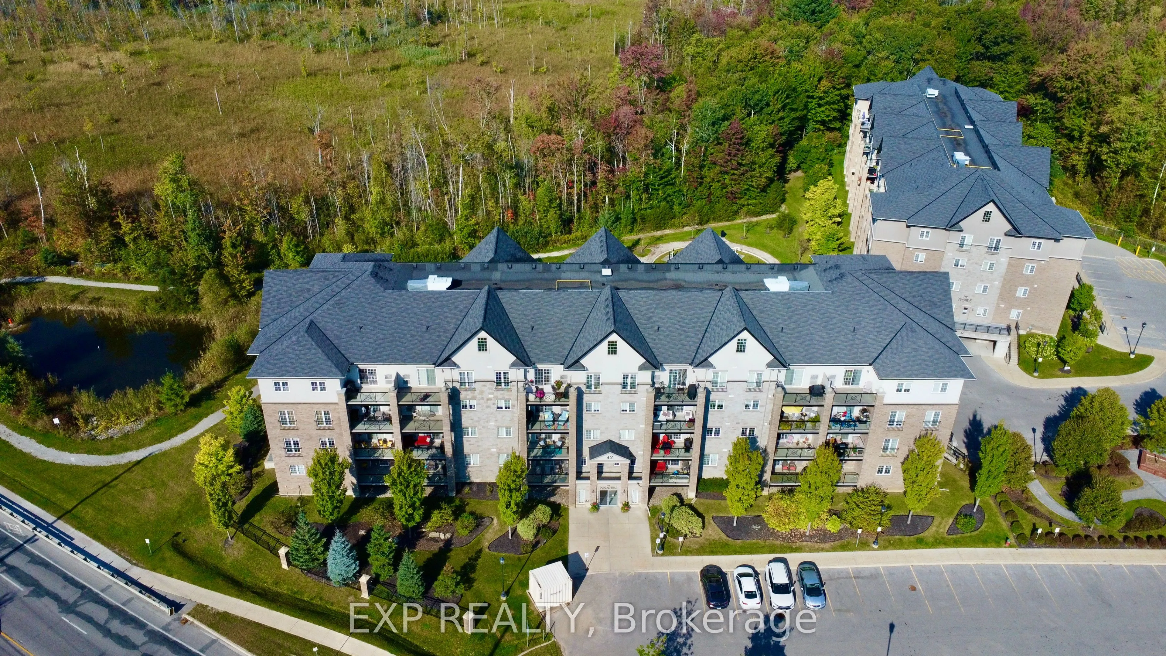 42 Ferndale Drive S, #101