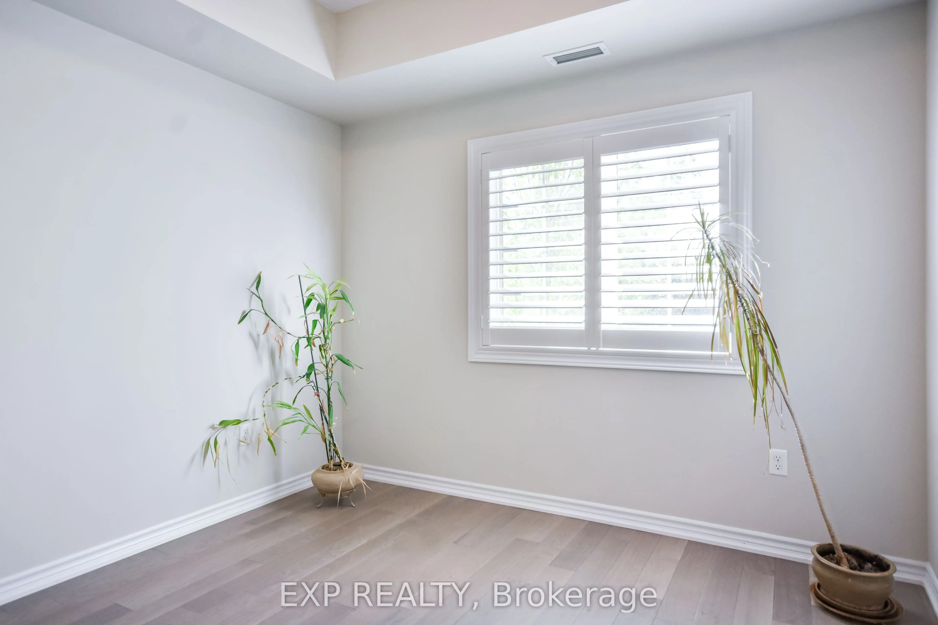 42 Ferndale Drive S, #101