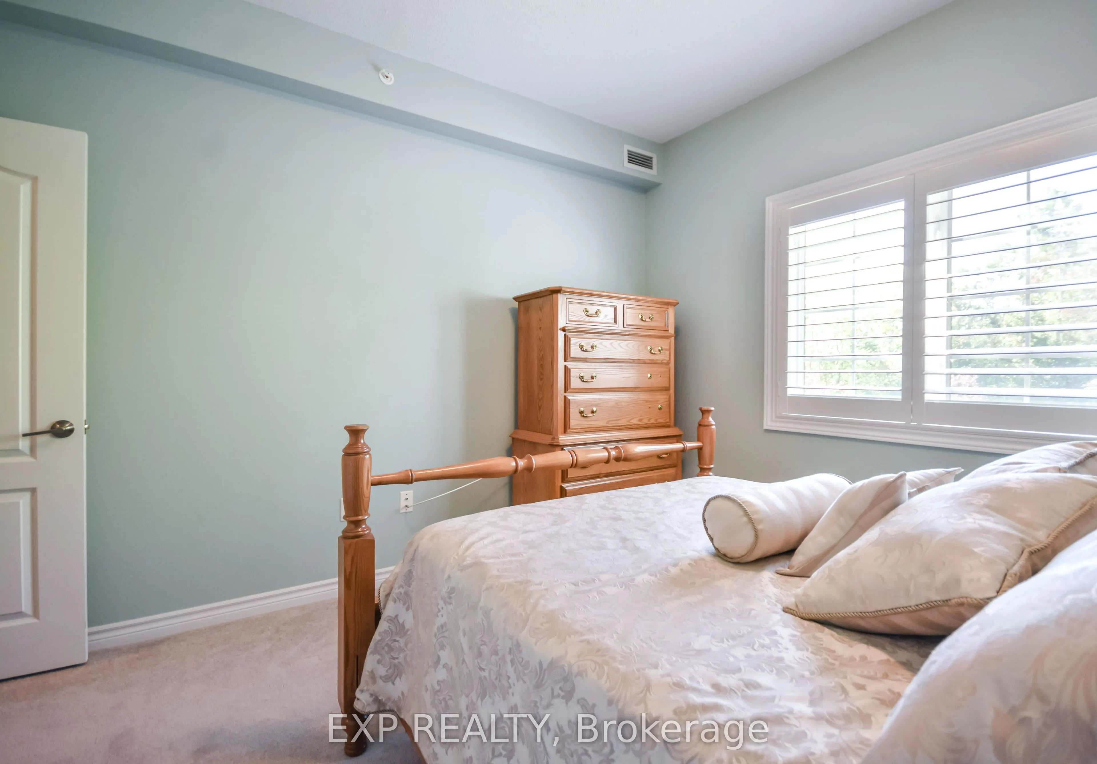 42 Ferndale Drive S, #101