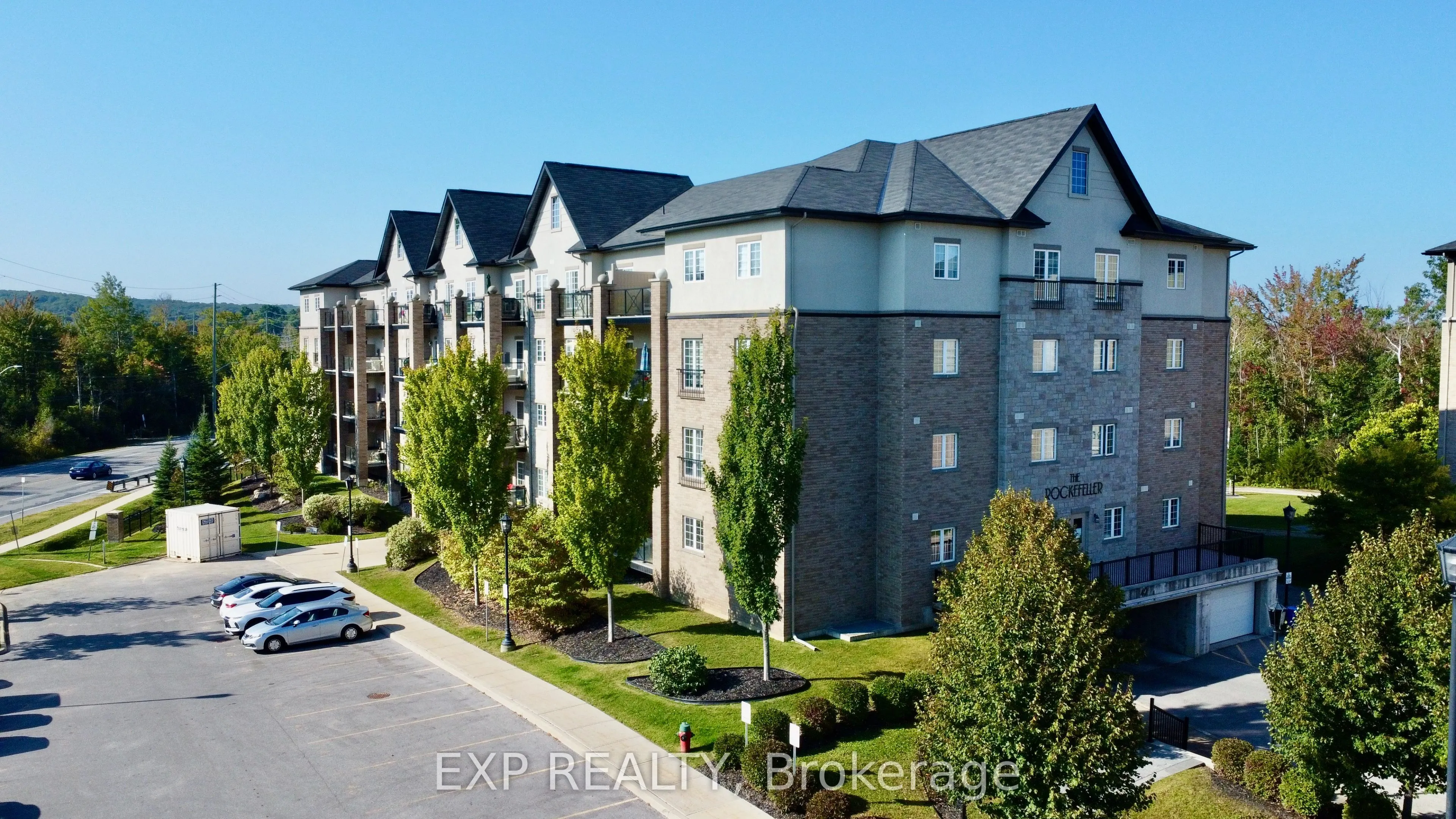 42 Ferndale Drive S, #101