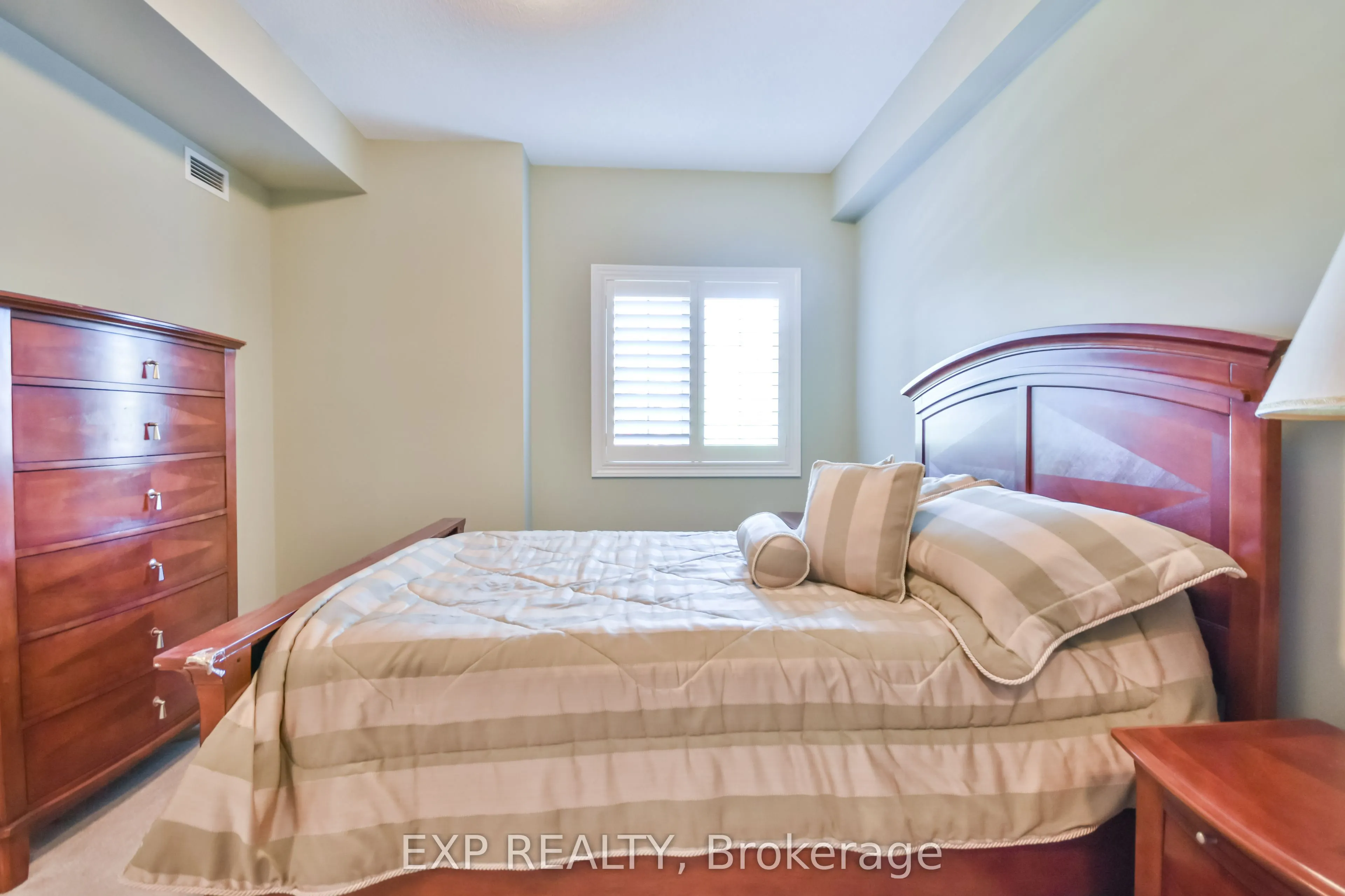 42 Ferndale Drive S, #101