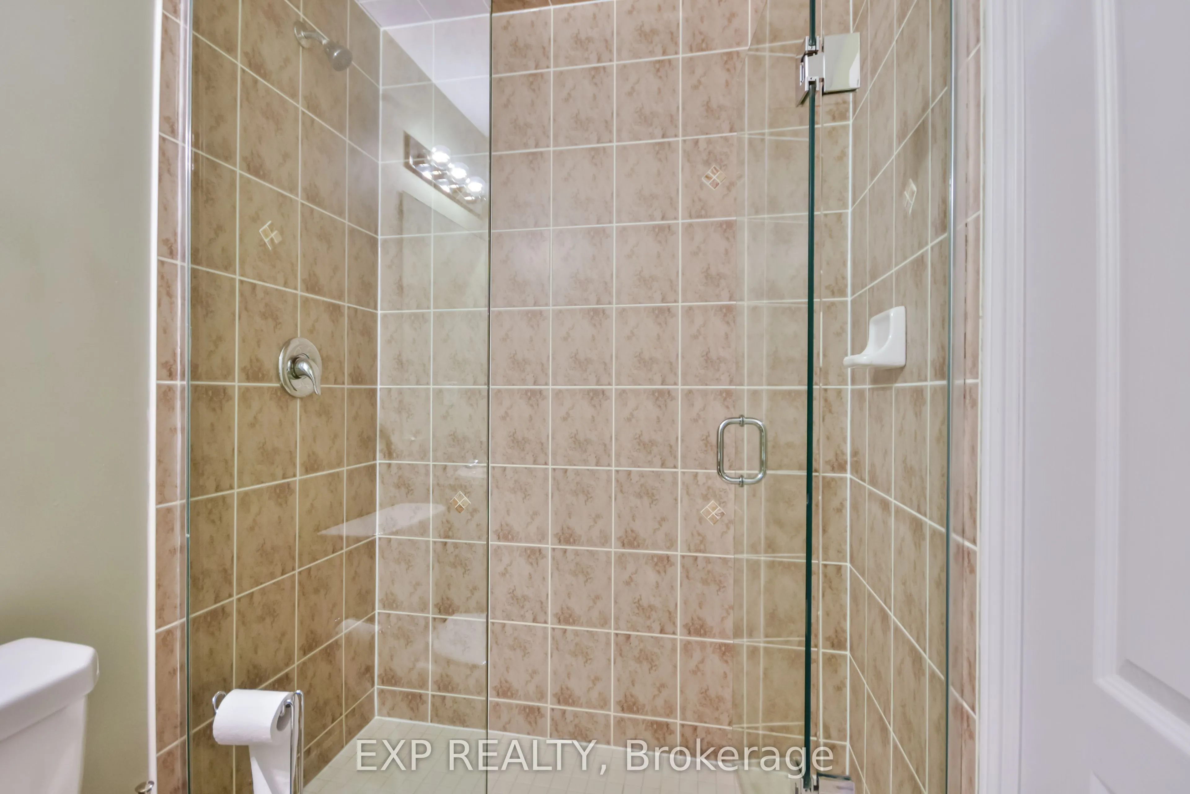 42 Ferndale Drive S, #101