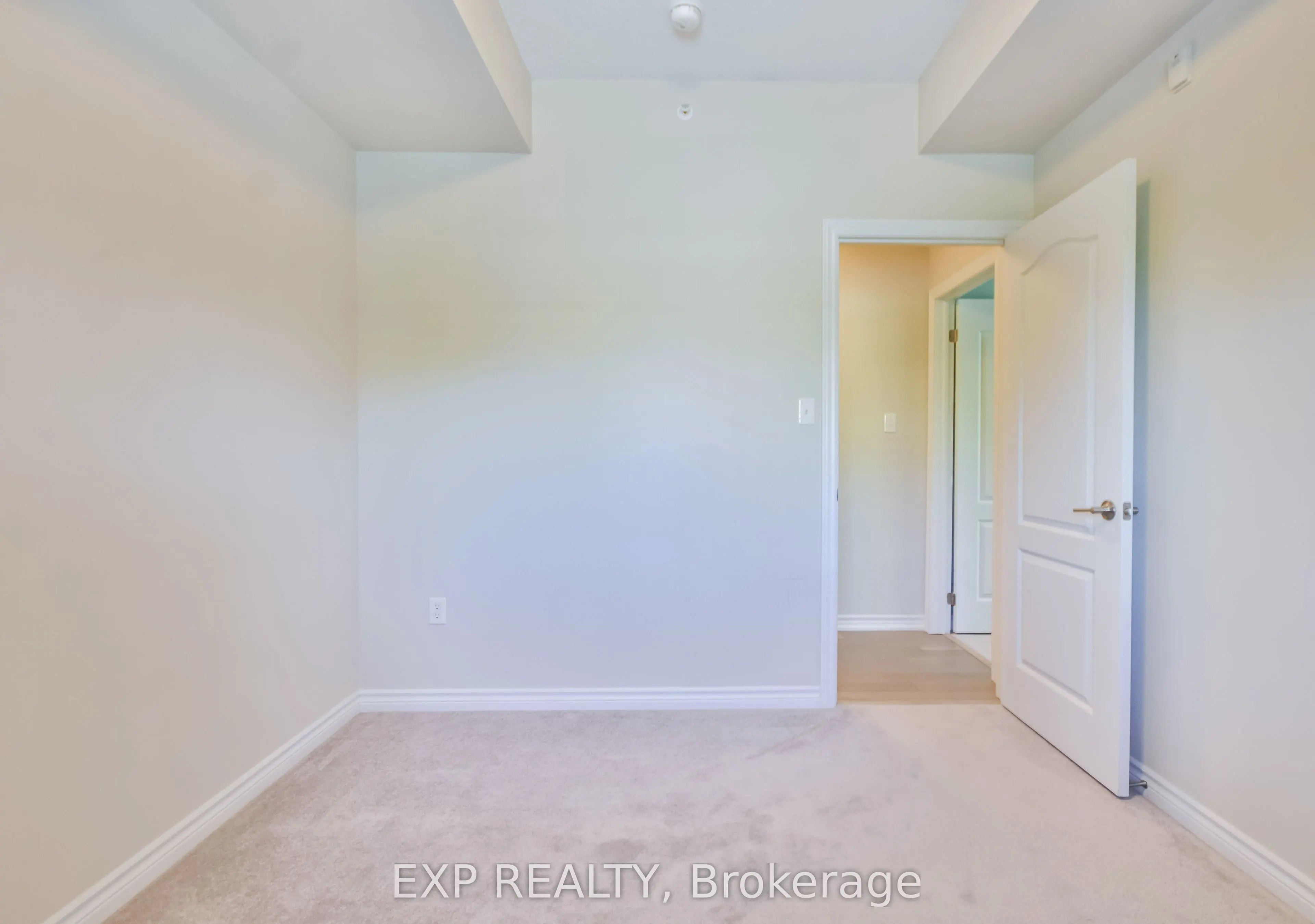 42 Ferndale Drive S, #101