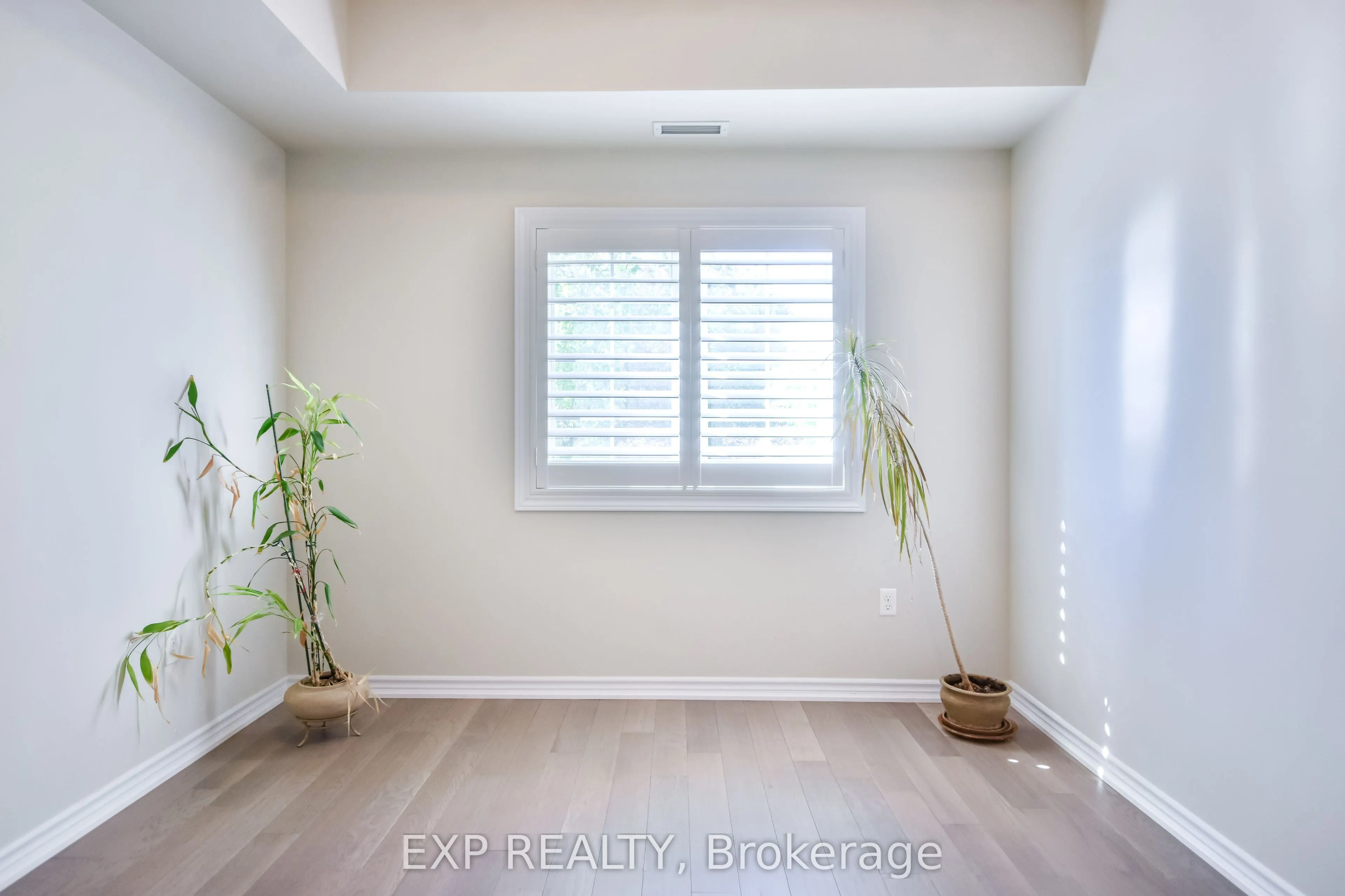 42 Ferndale Drive S, #101