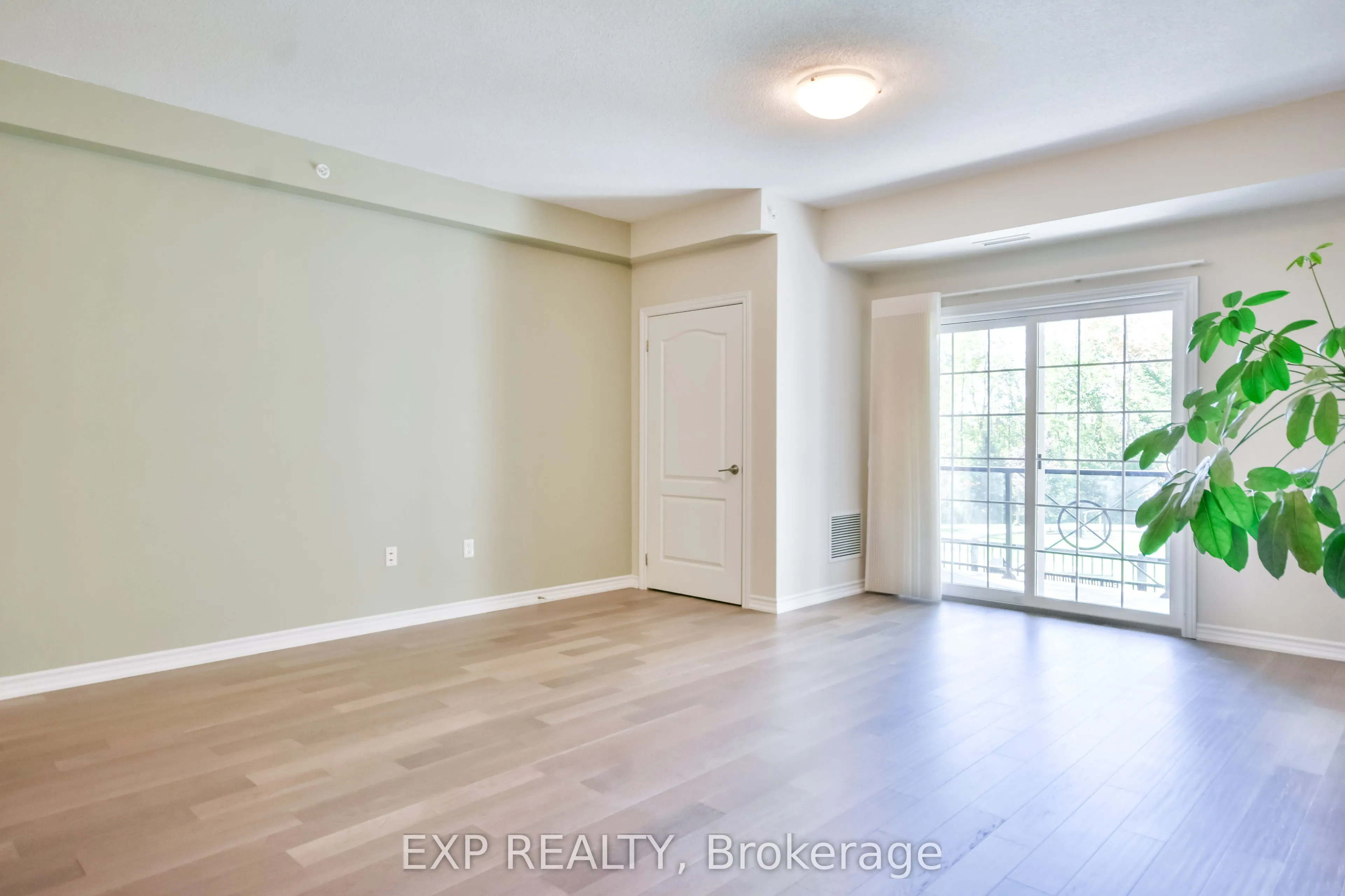 42 Ferndale Drive S, #101