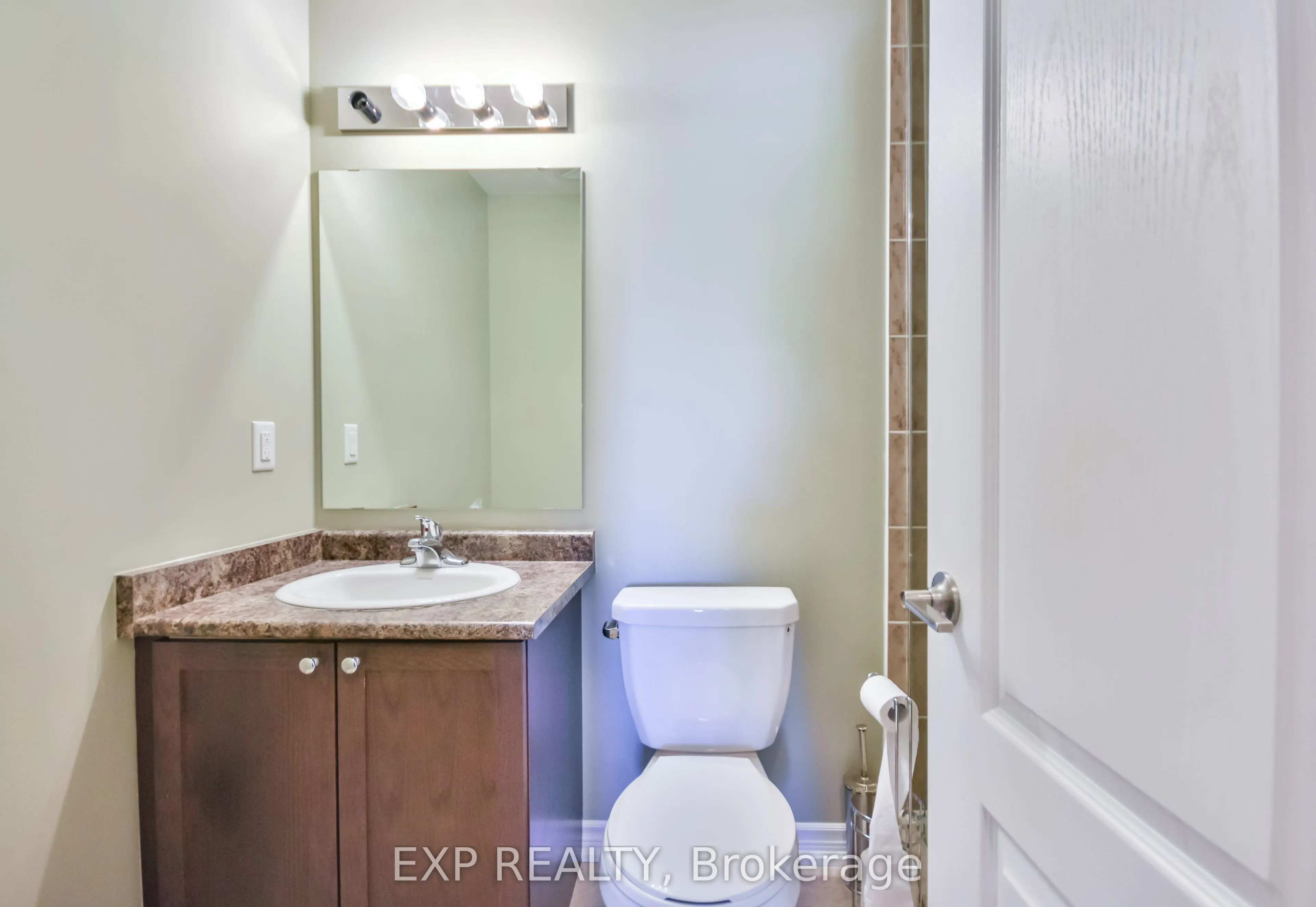 42 Ferndale Drive S, #101