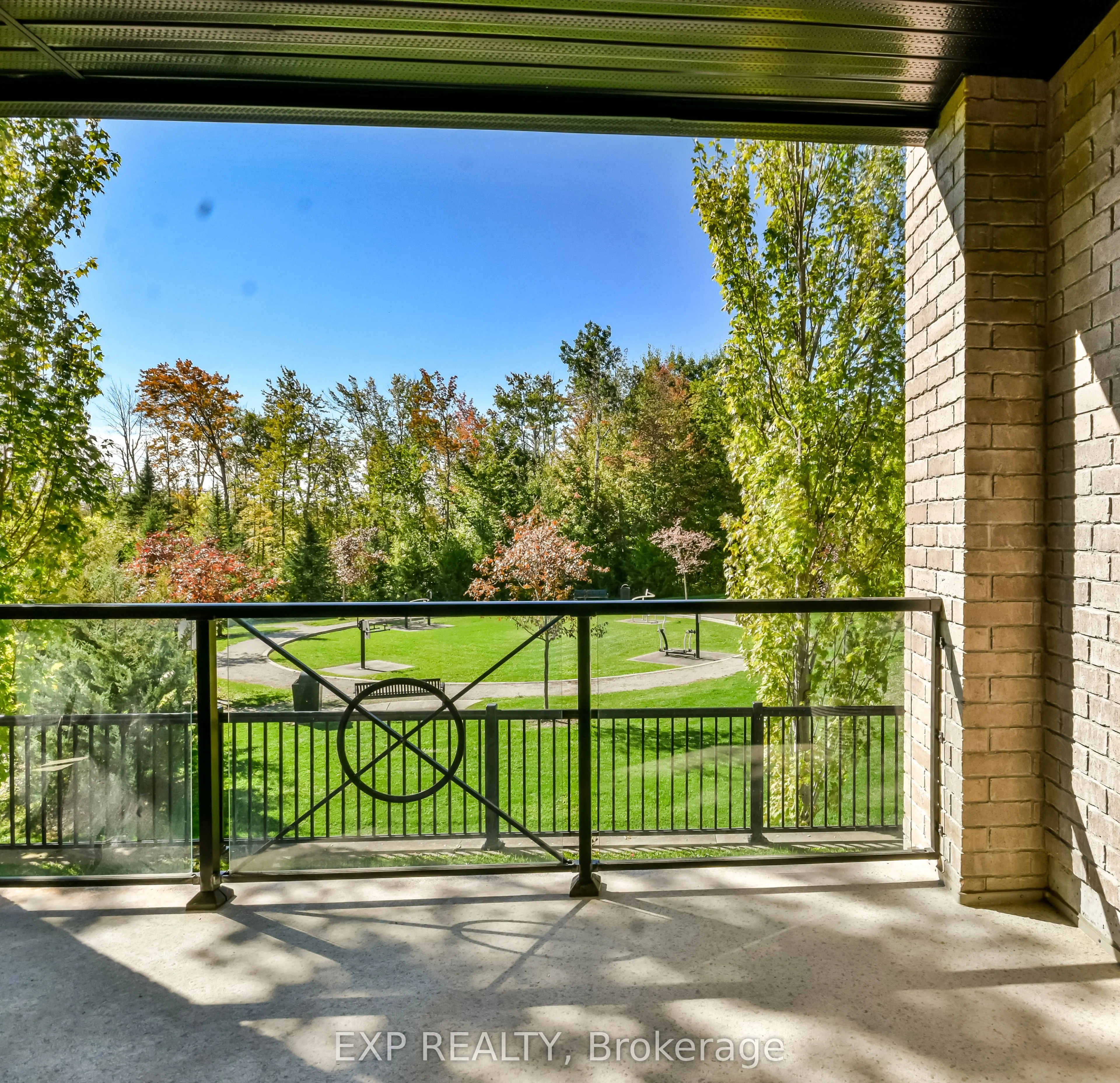 42 Ferndale Drive S, #101