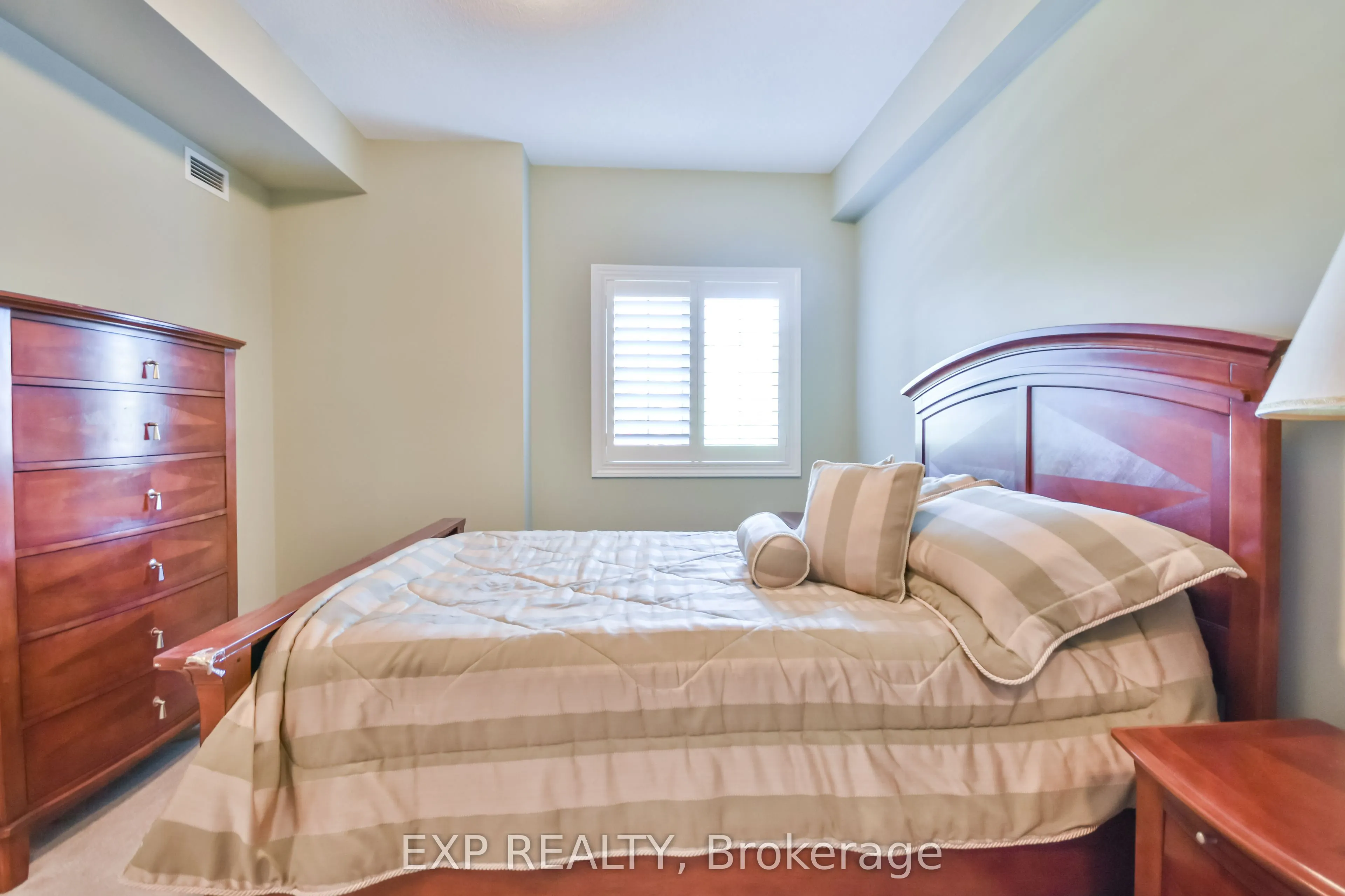 42 Ferndale Drive S, #101