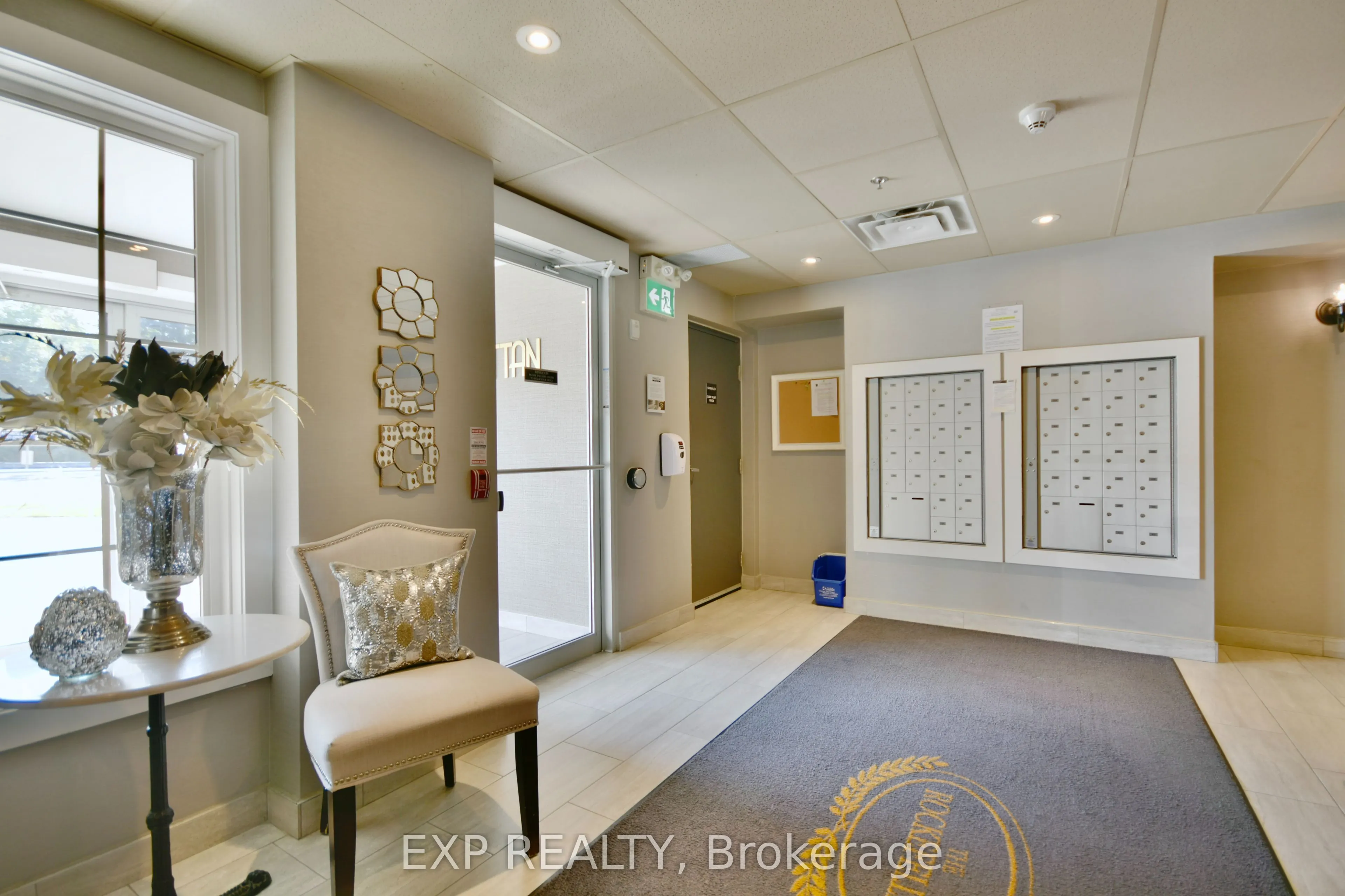 42 Ferndale Drive S, #101