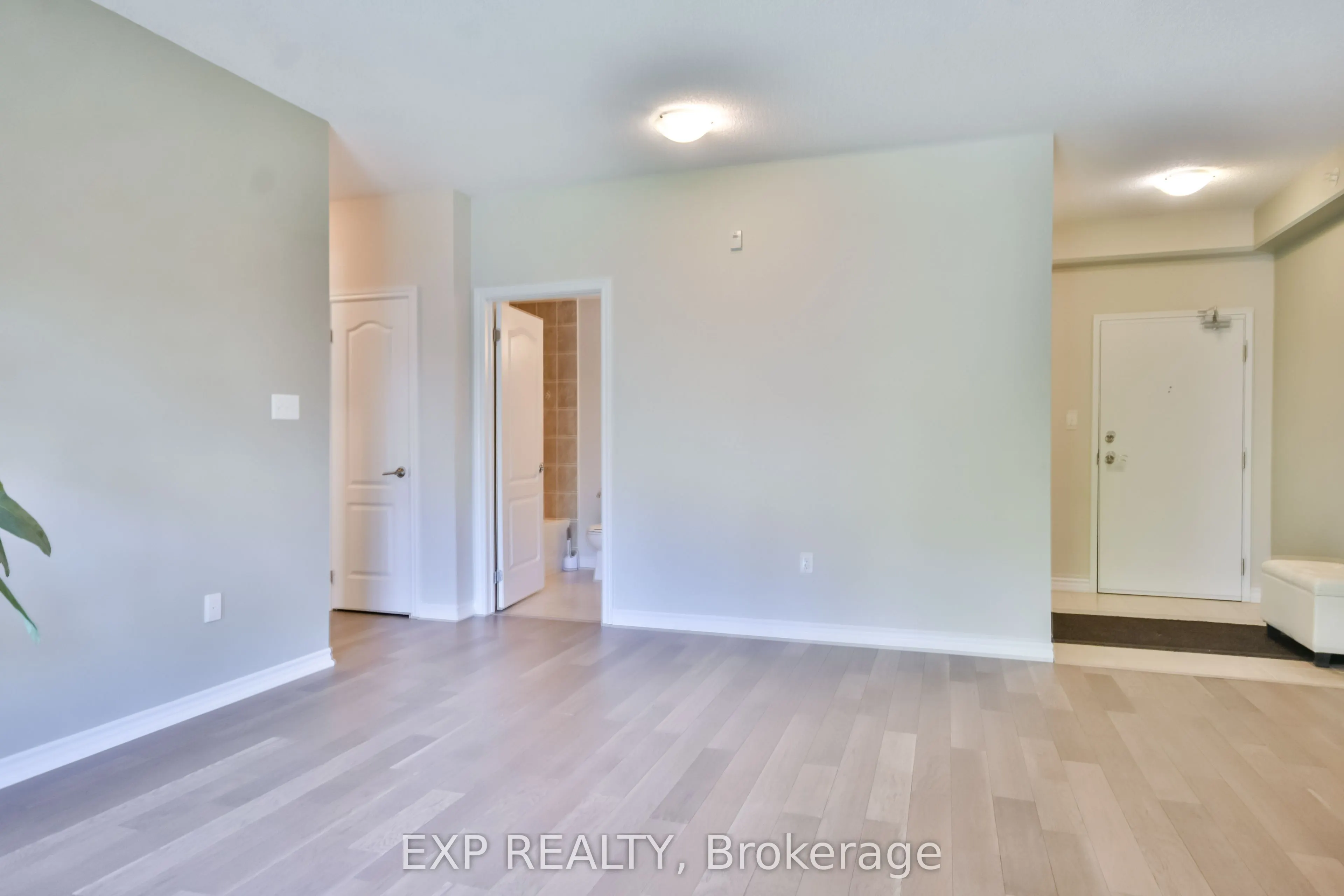 42 Ferndale Drive S, #101
