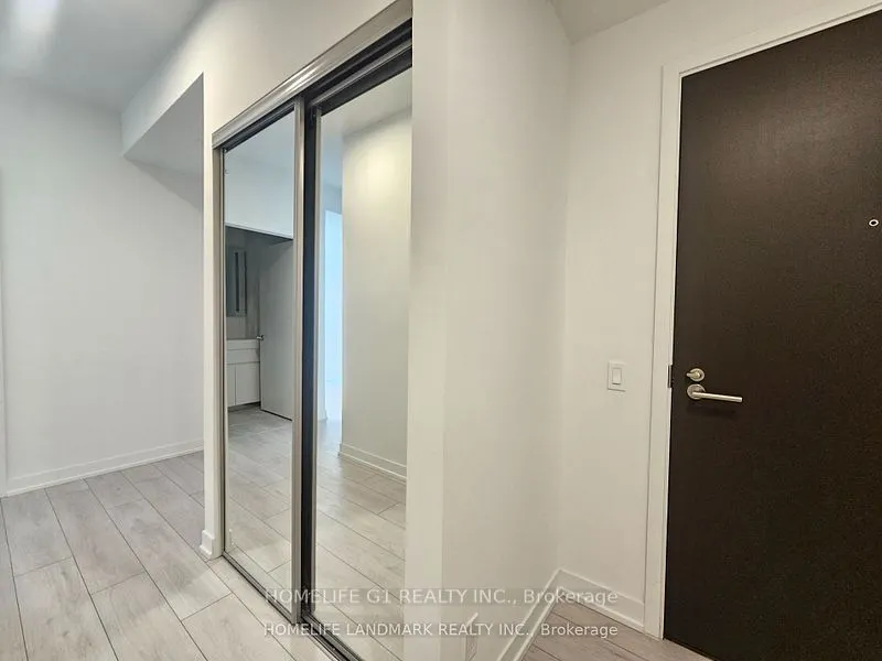 39 Mary Street, #811