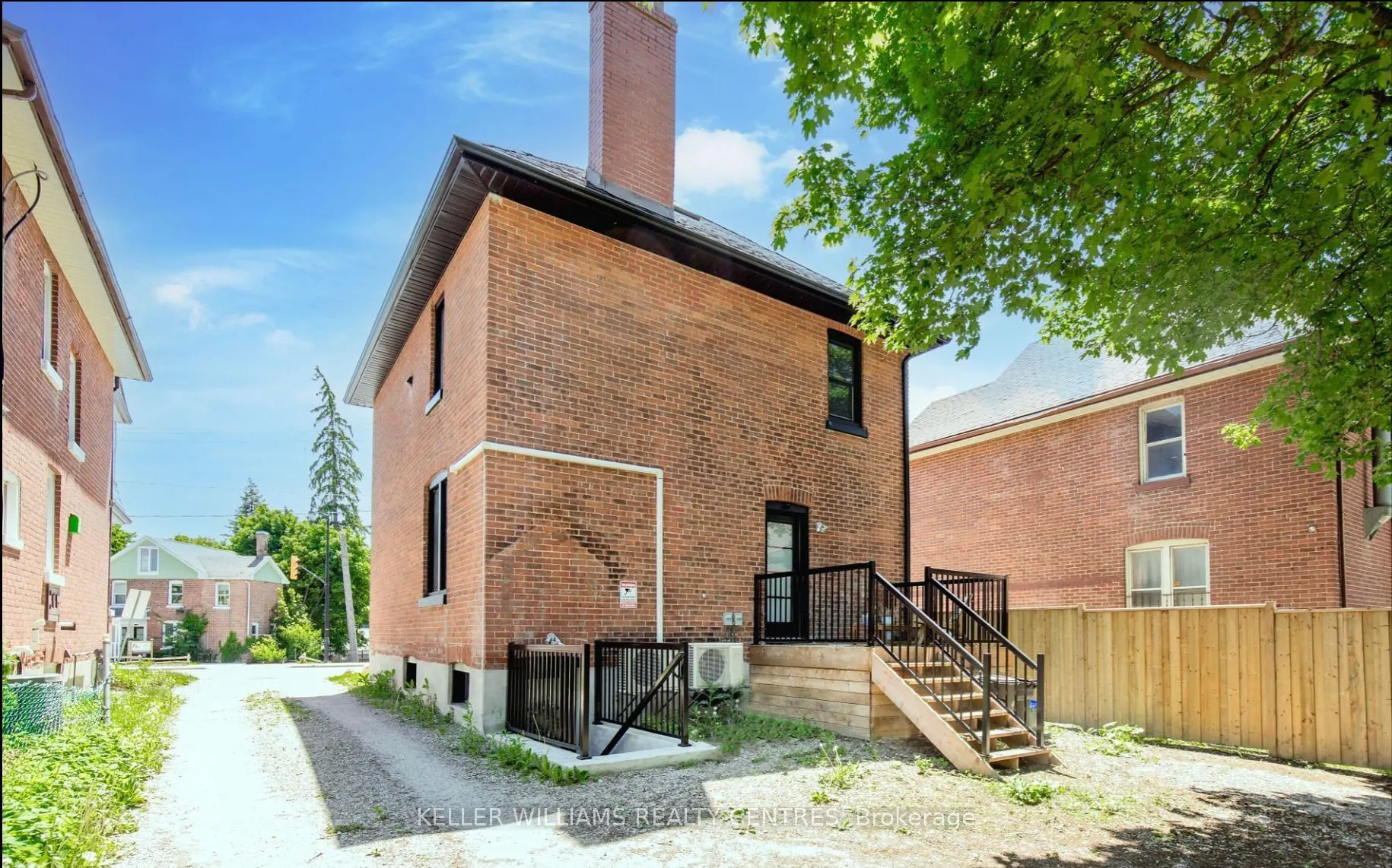 40 Sophia Street W, #Lower