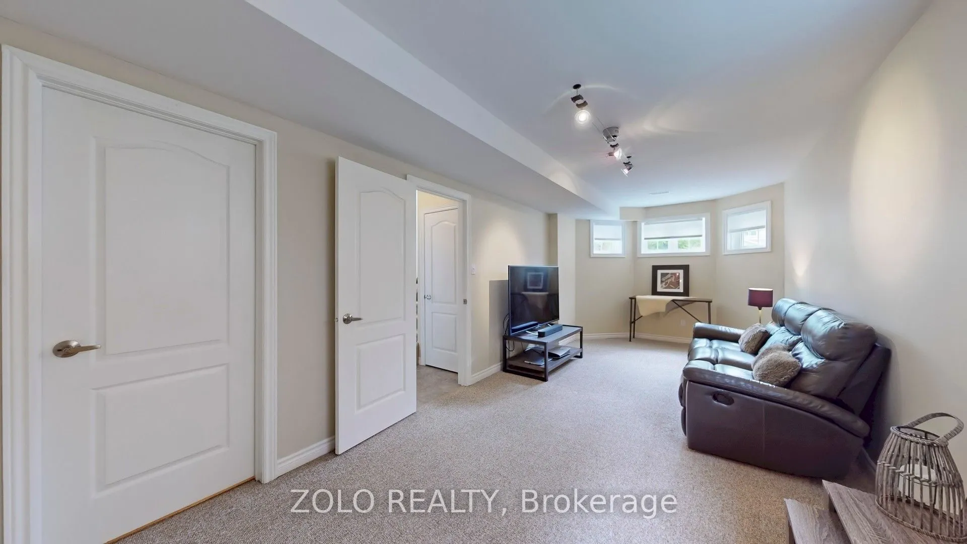 7 Golden Eagle Way