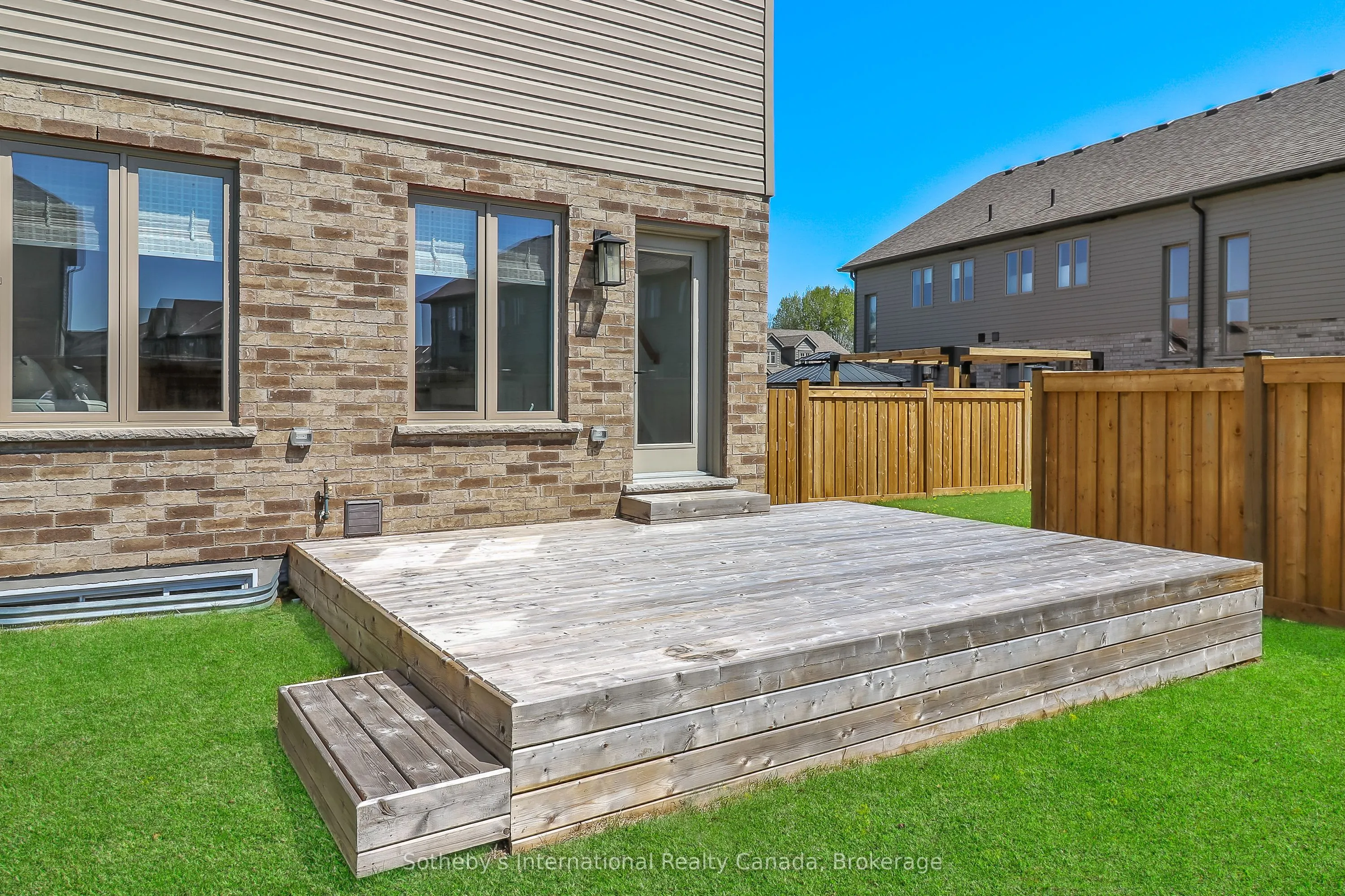 33 Foley Crescent