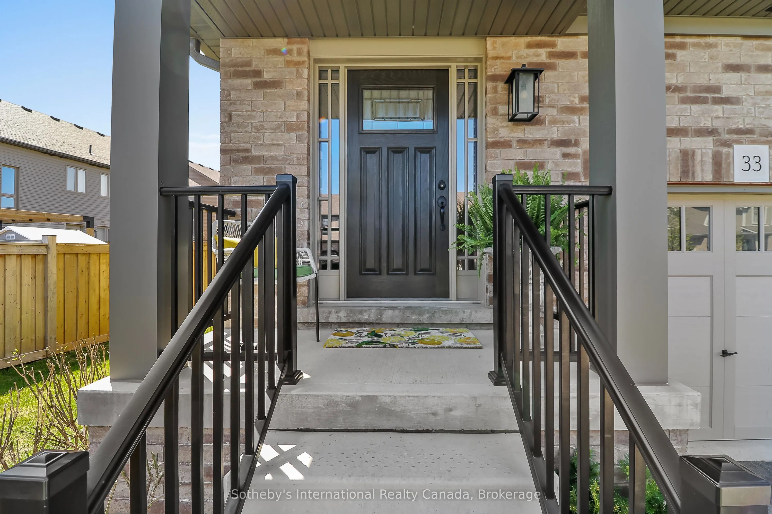 33 Foley Crescent