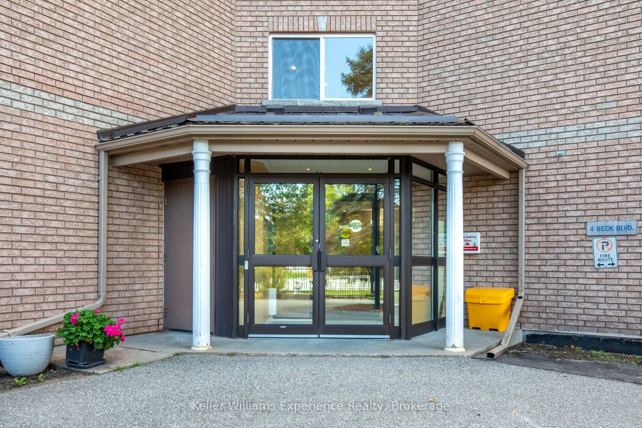 4 Beck Boulevard, #301