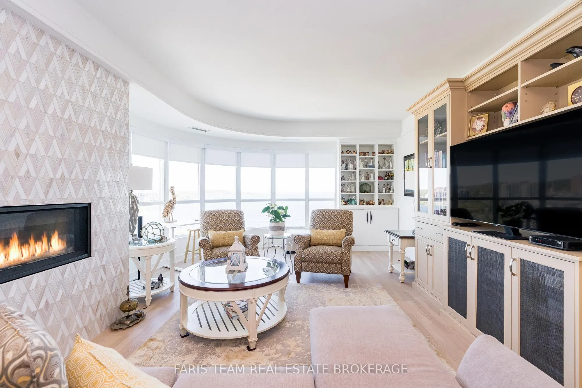 2 Toronto Street, #1409