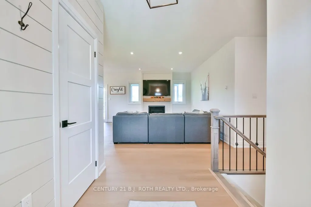 51 CHESLOCK Crescent