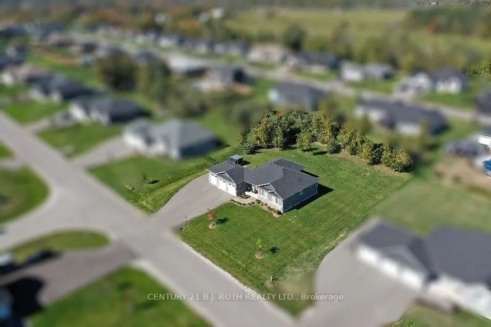 51 CHESLOCK Crescent