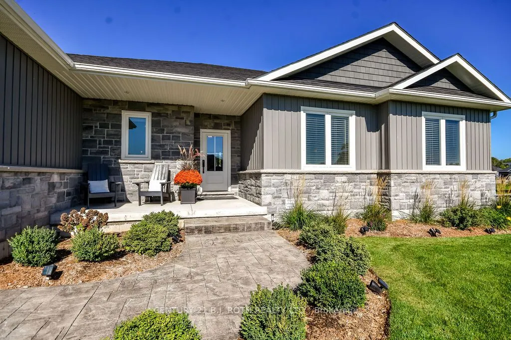 51 CHESLOCK Crescent