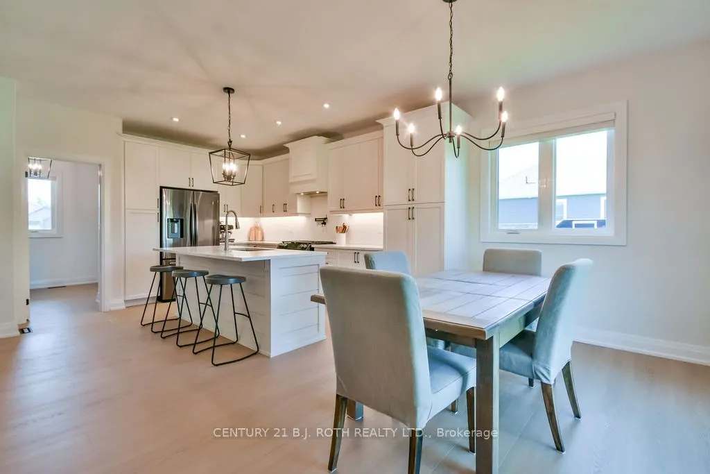 51 CHESLOCK Crescent