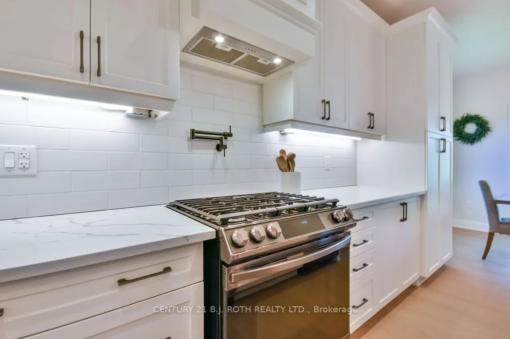 51 CHESLOCK Crescent