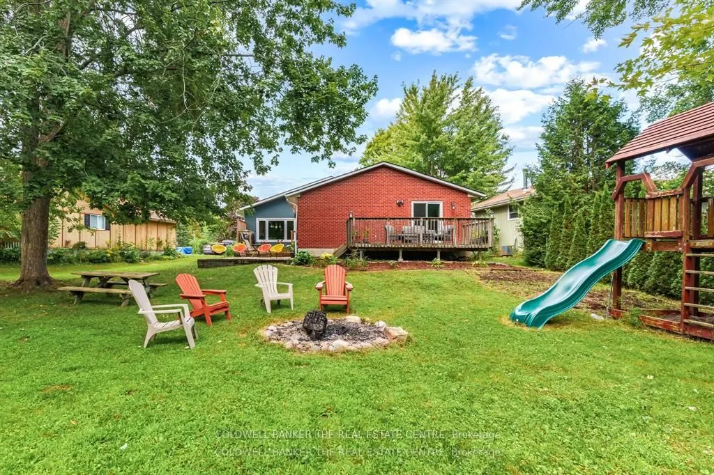2656 Westshore Crescent