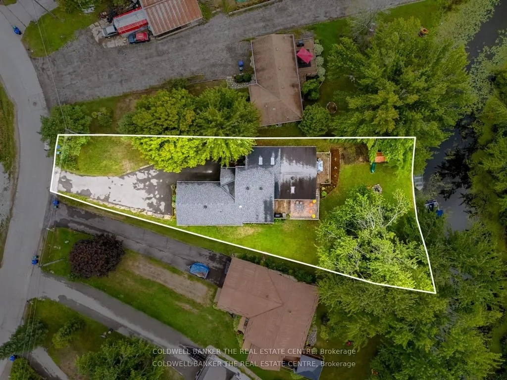 2656 Westshore Crescent