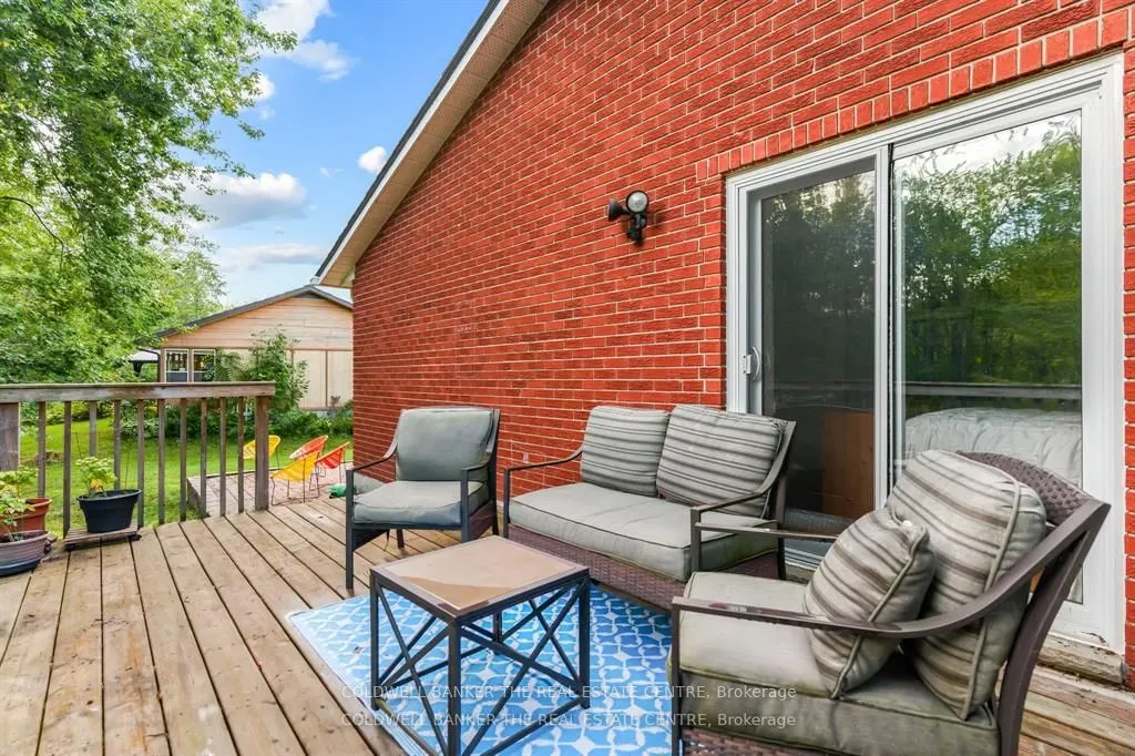 2656 Westshore Crescent