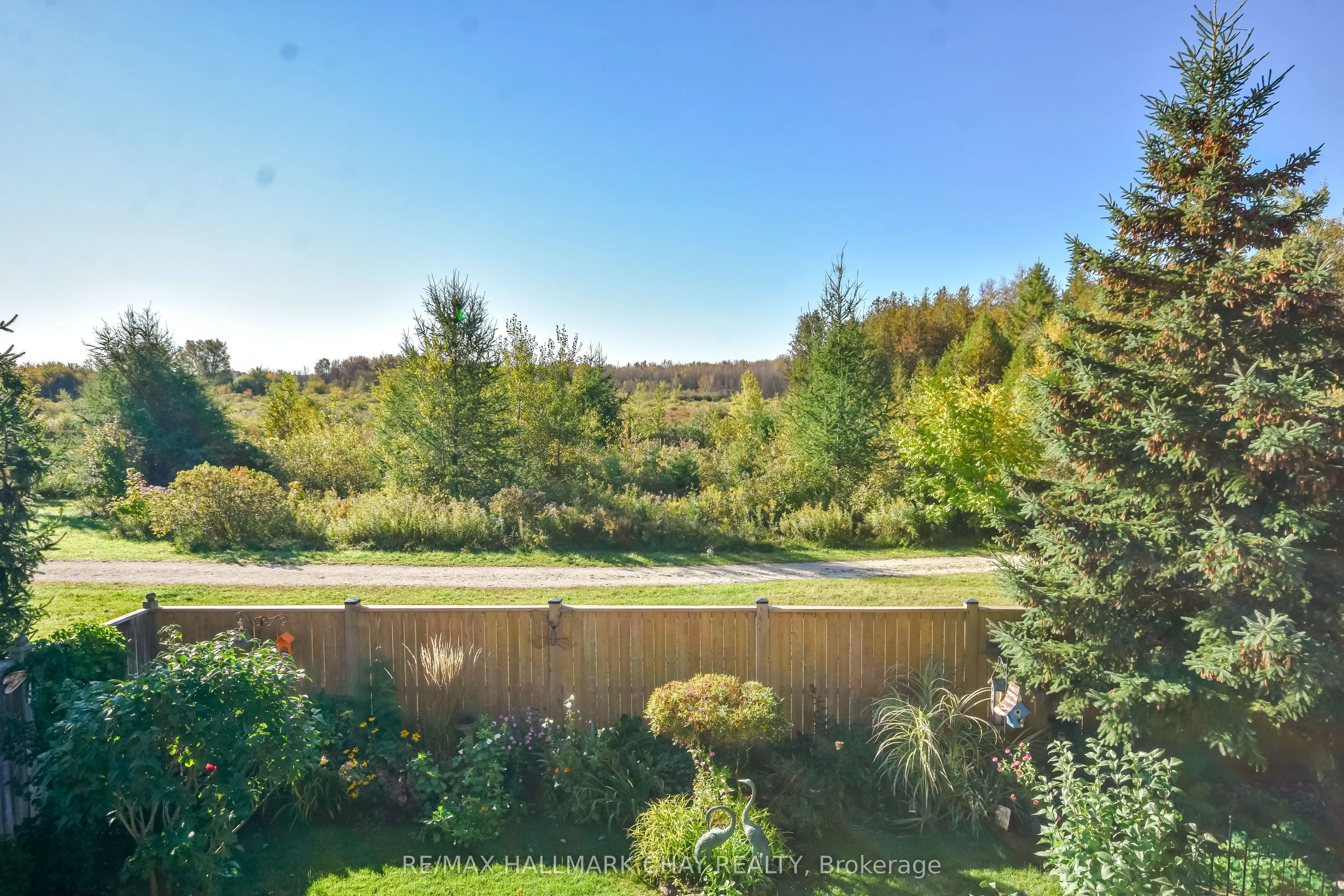 33 Meadowood Drive