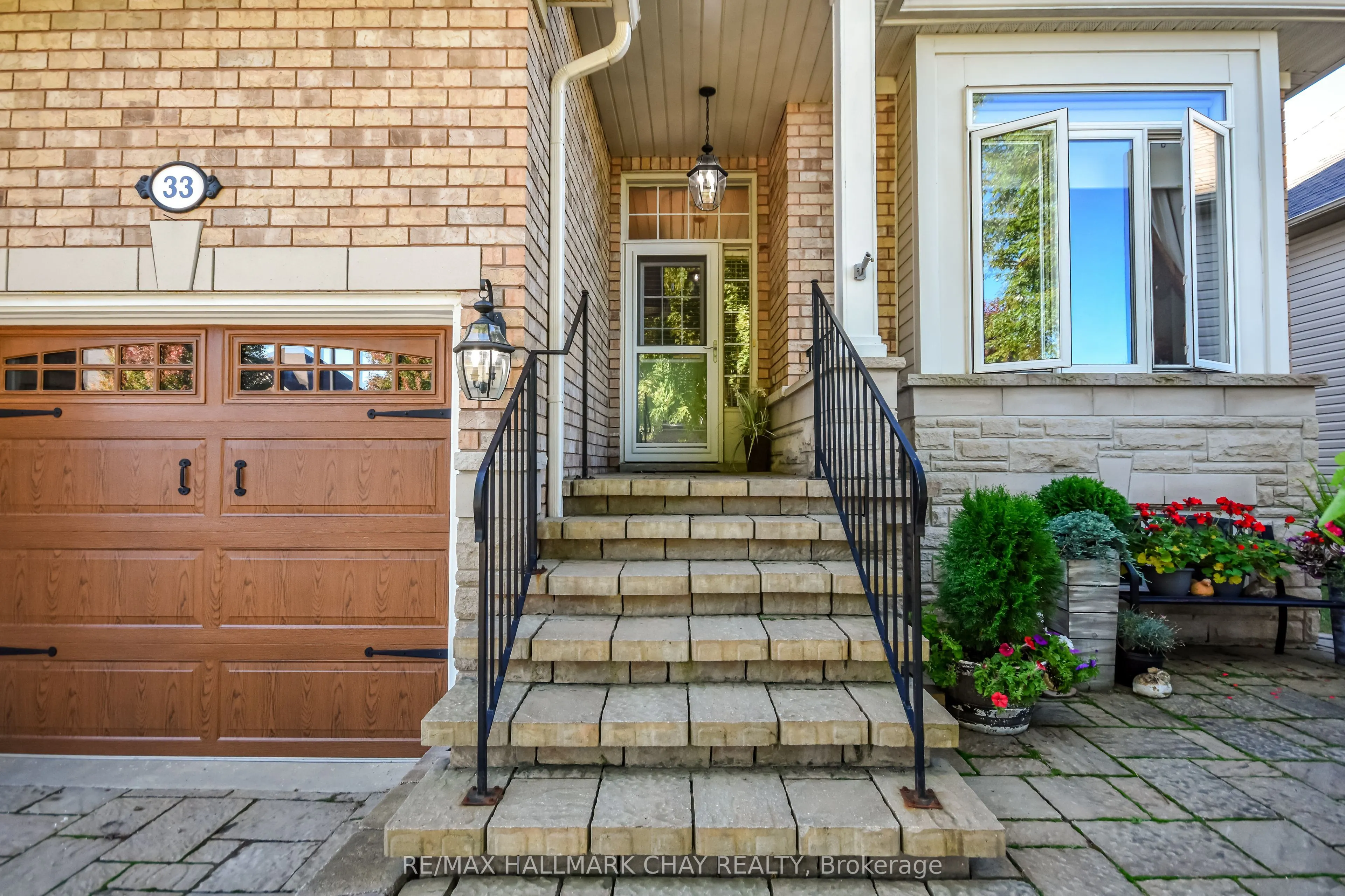 33 Meadowood Drive
