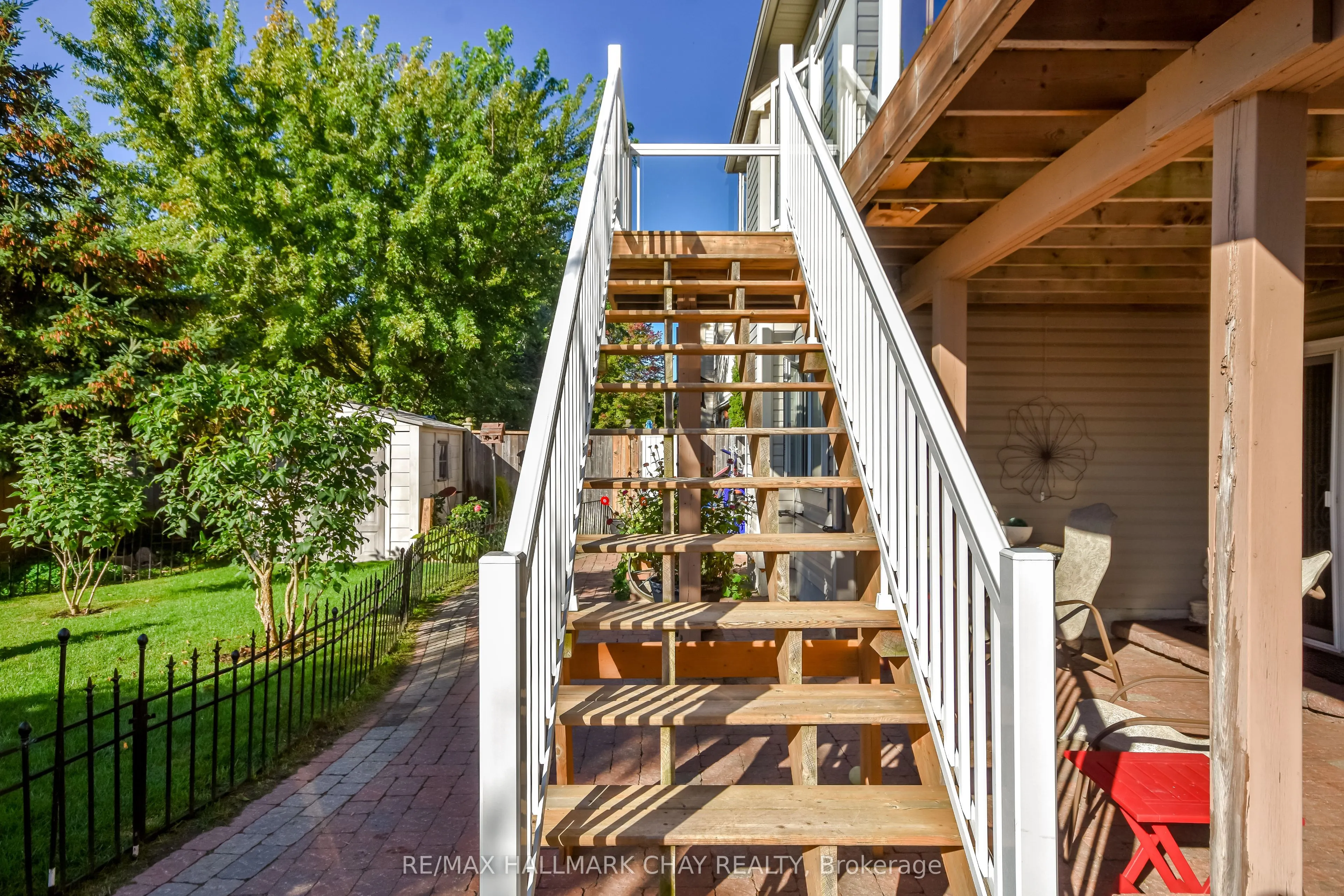 33 Meadowood Drive