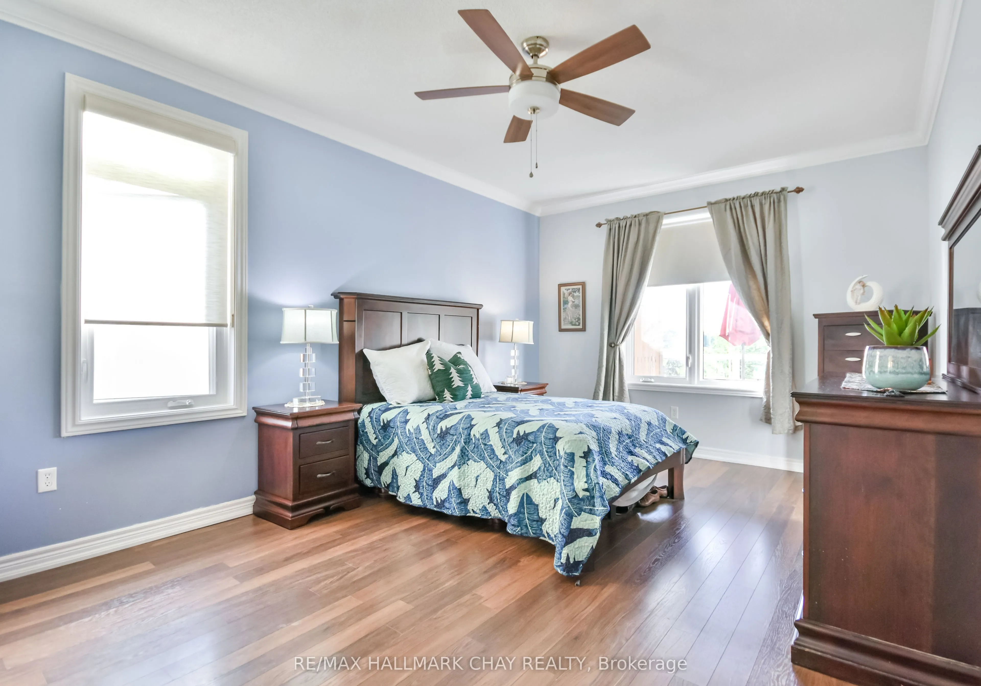 33 Meadowood Drive