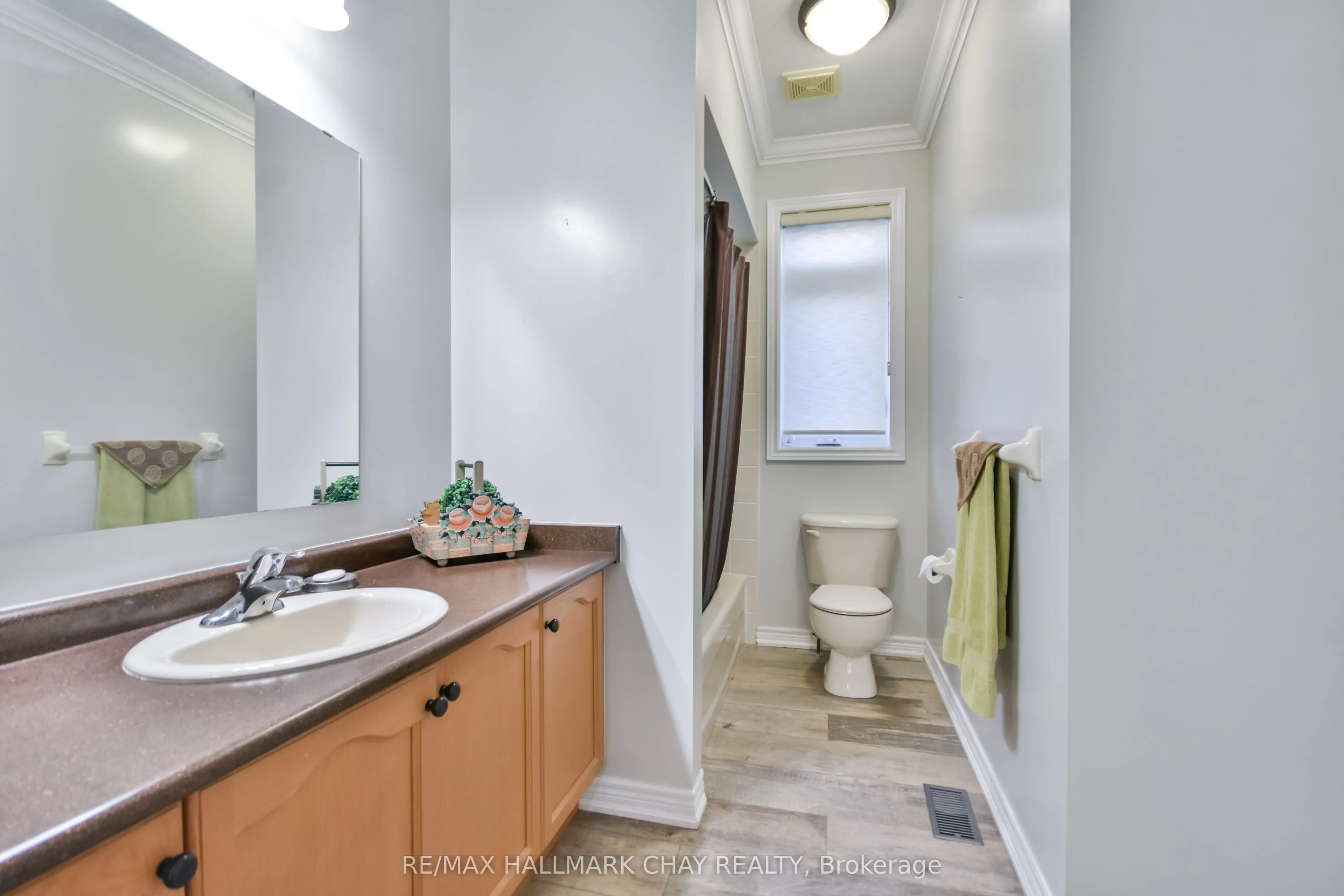 33 Meadowood Drive