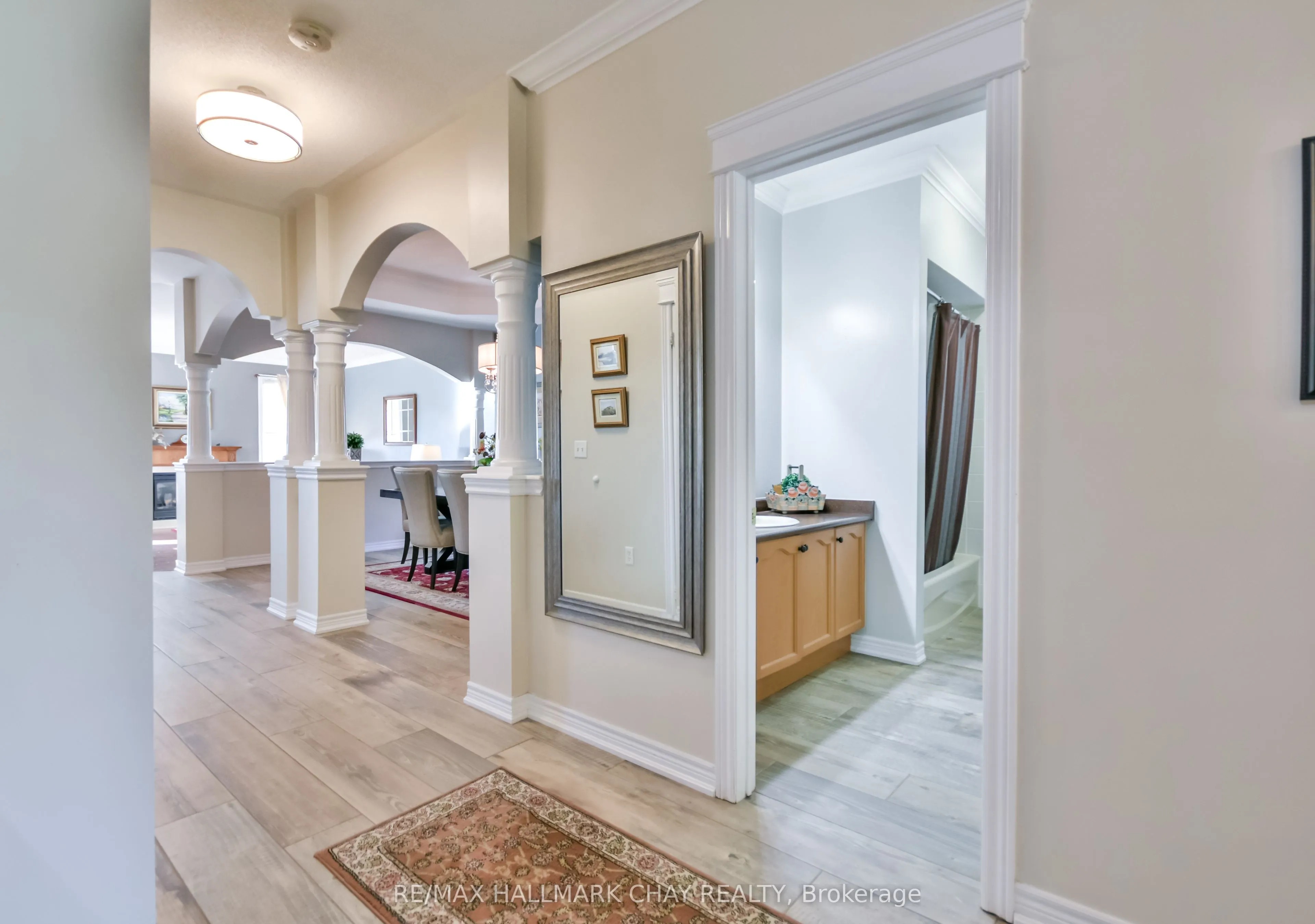 33 Meadowood Drive