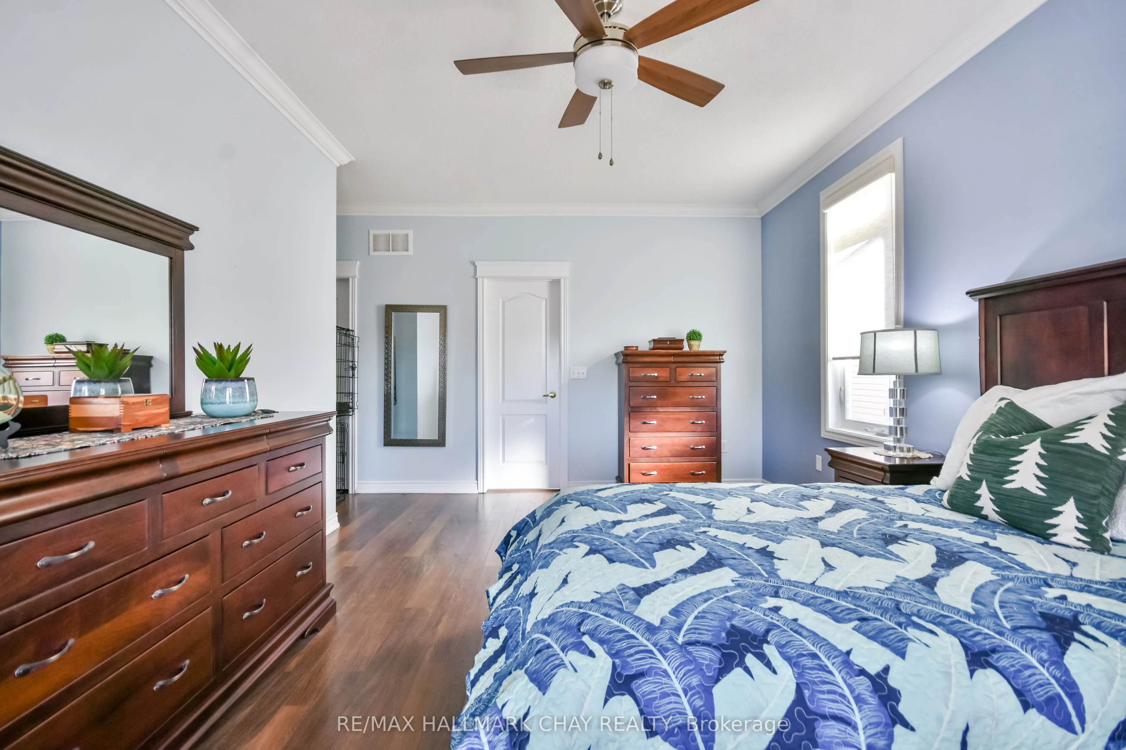 33 Meadowood Drive