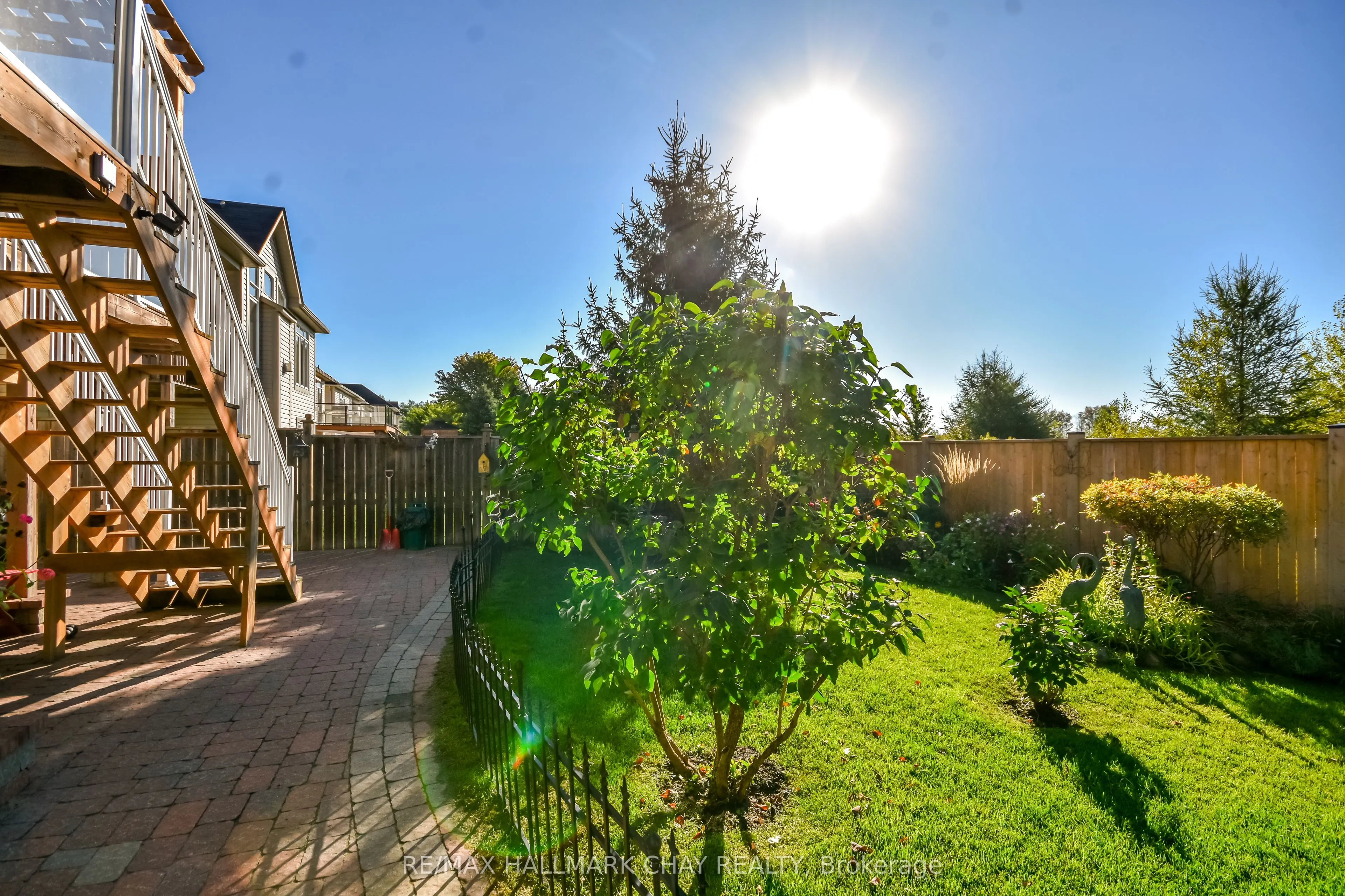 33 Meadowood Drive
