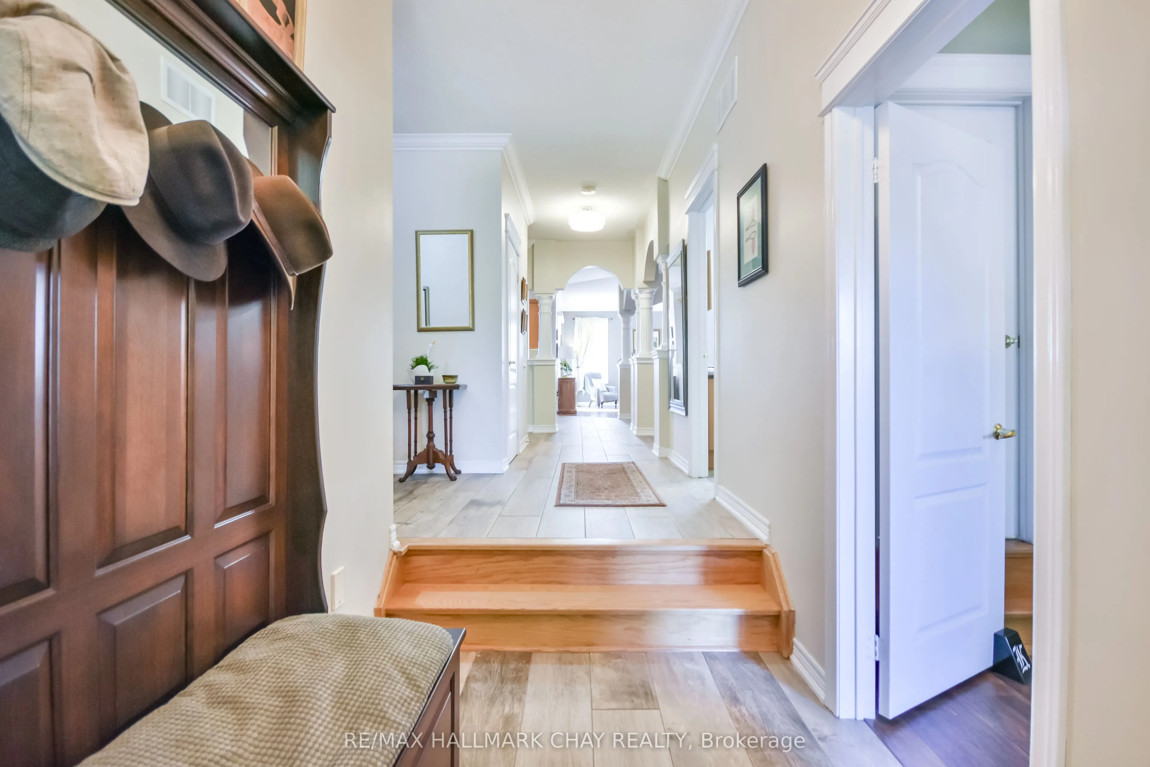 33 Meadowood Drive