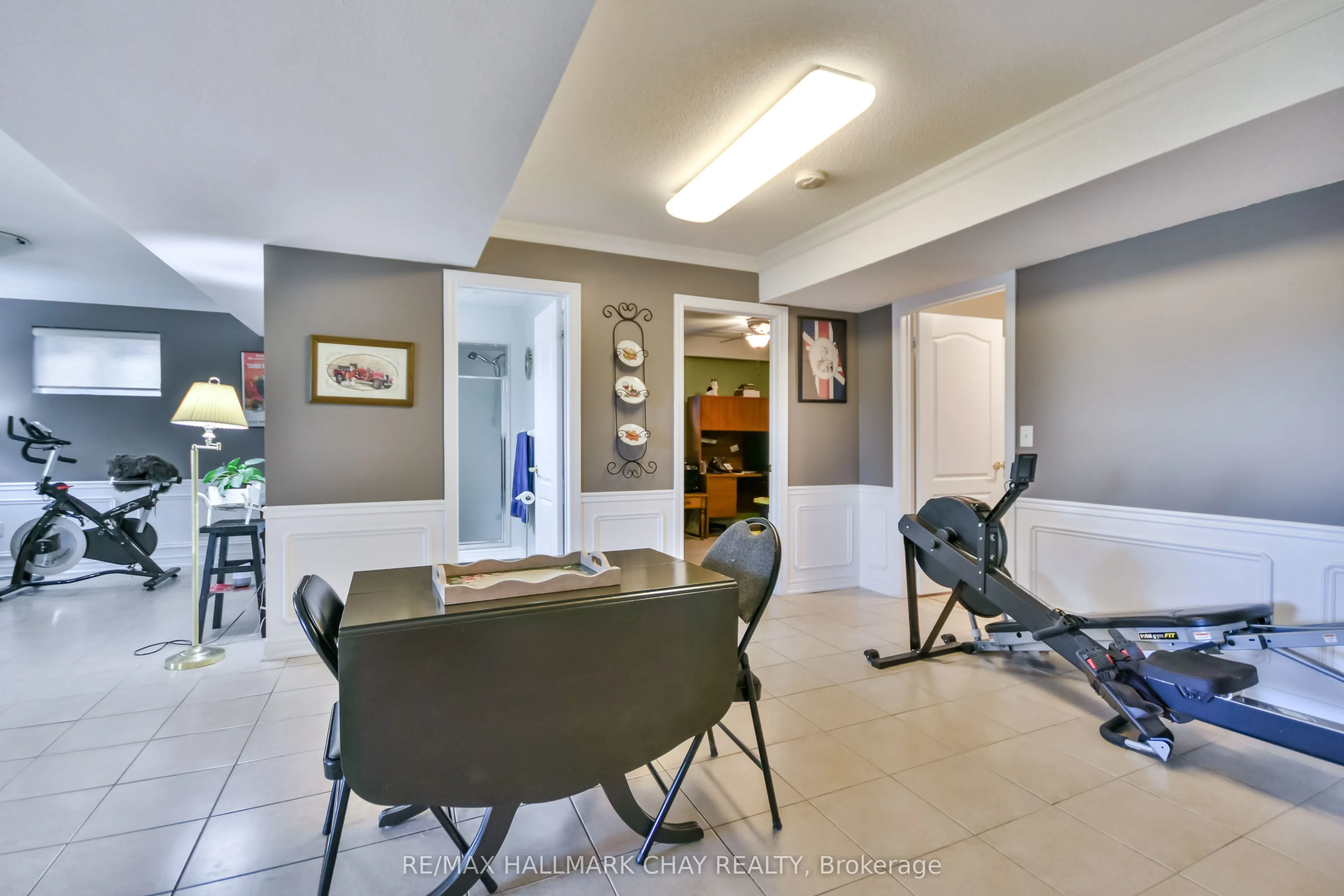 33 Meadowood Drive