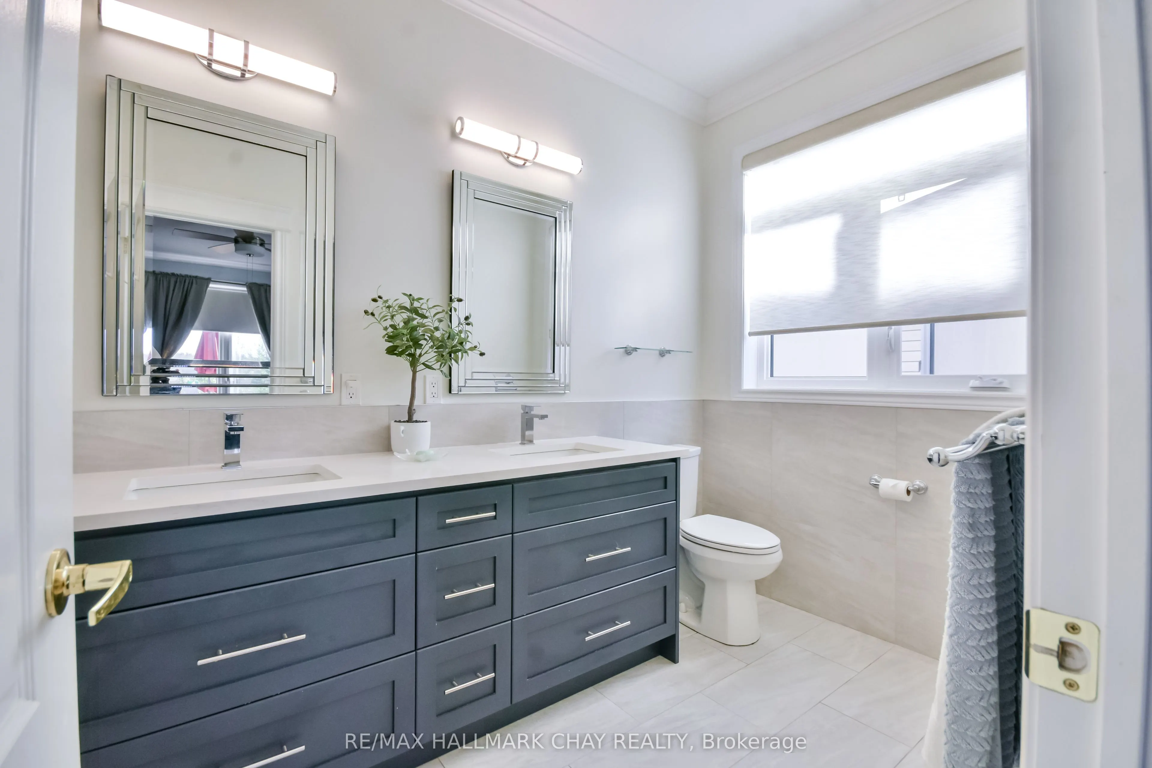 33 Meadowood Drive