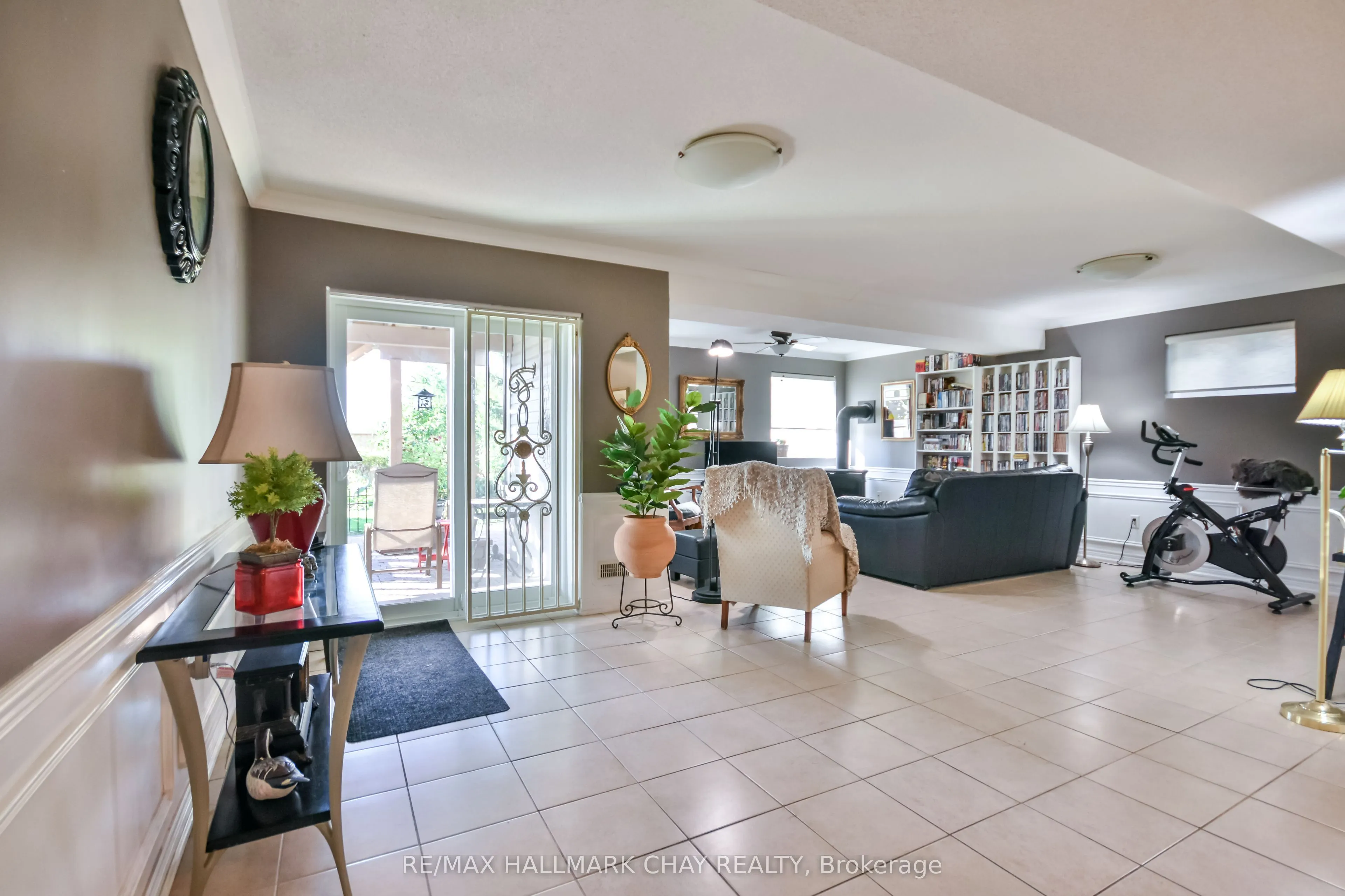 33 Meadowood Drive