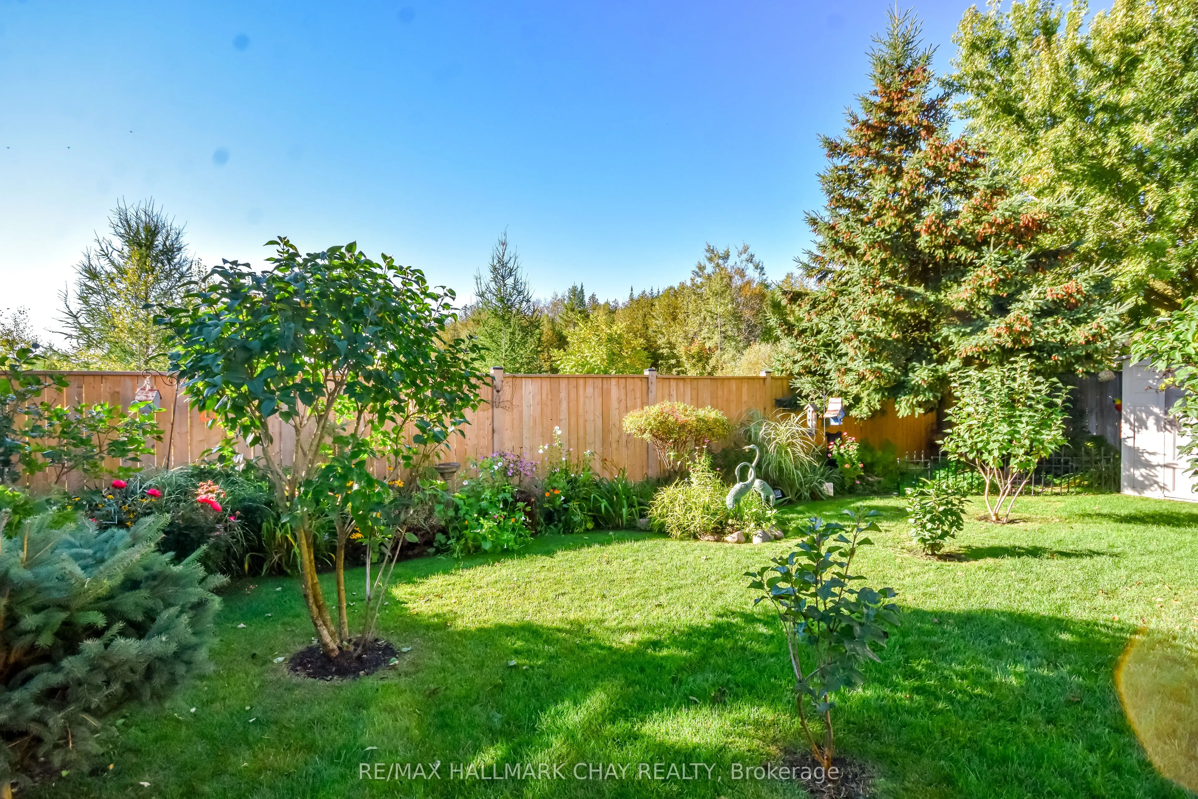 33 Meadowood Drive
