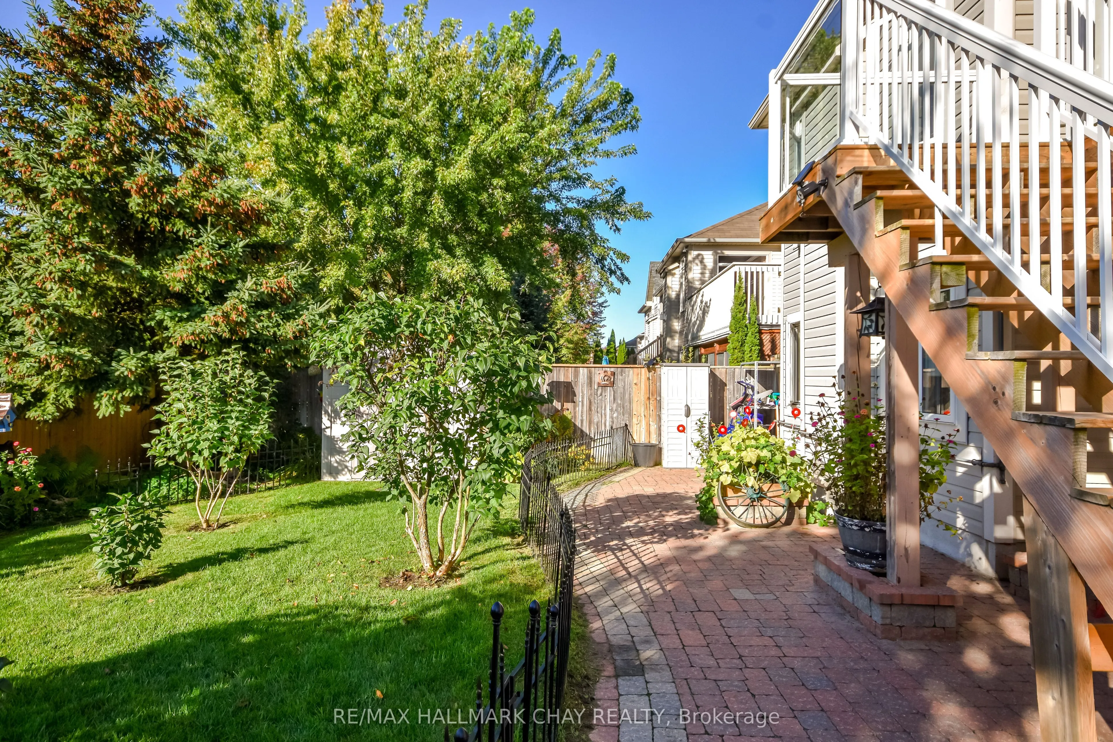 33 Meadowood Drive