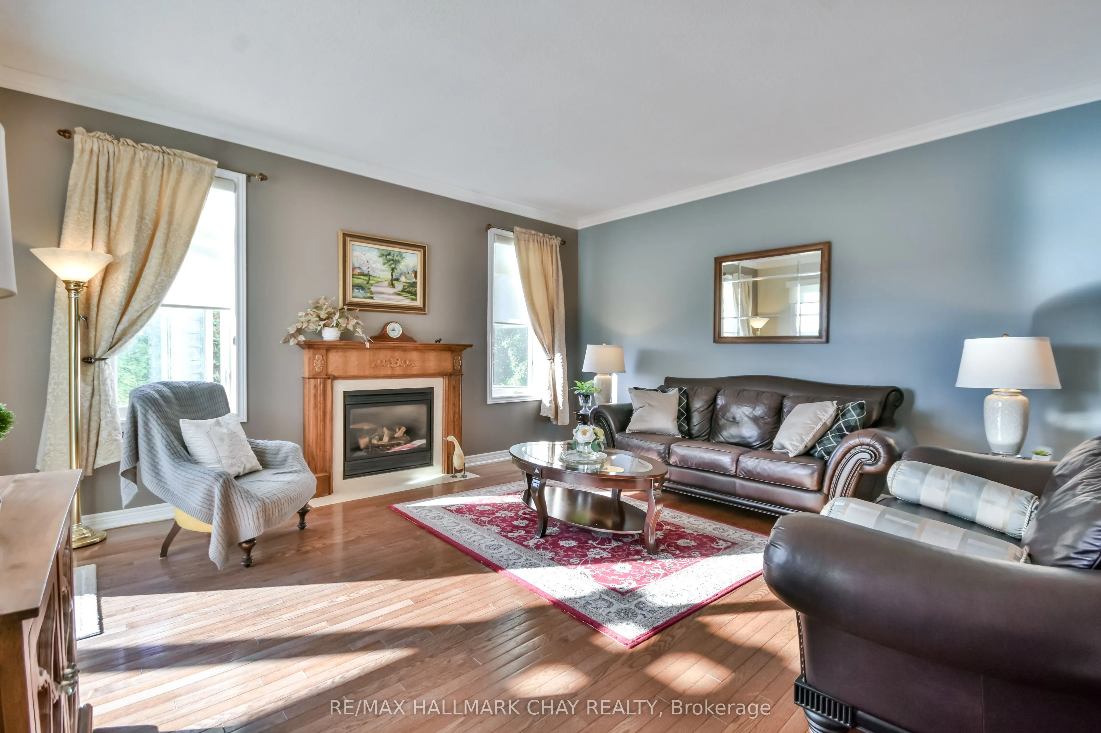 33 Meadowood Drive