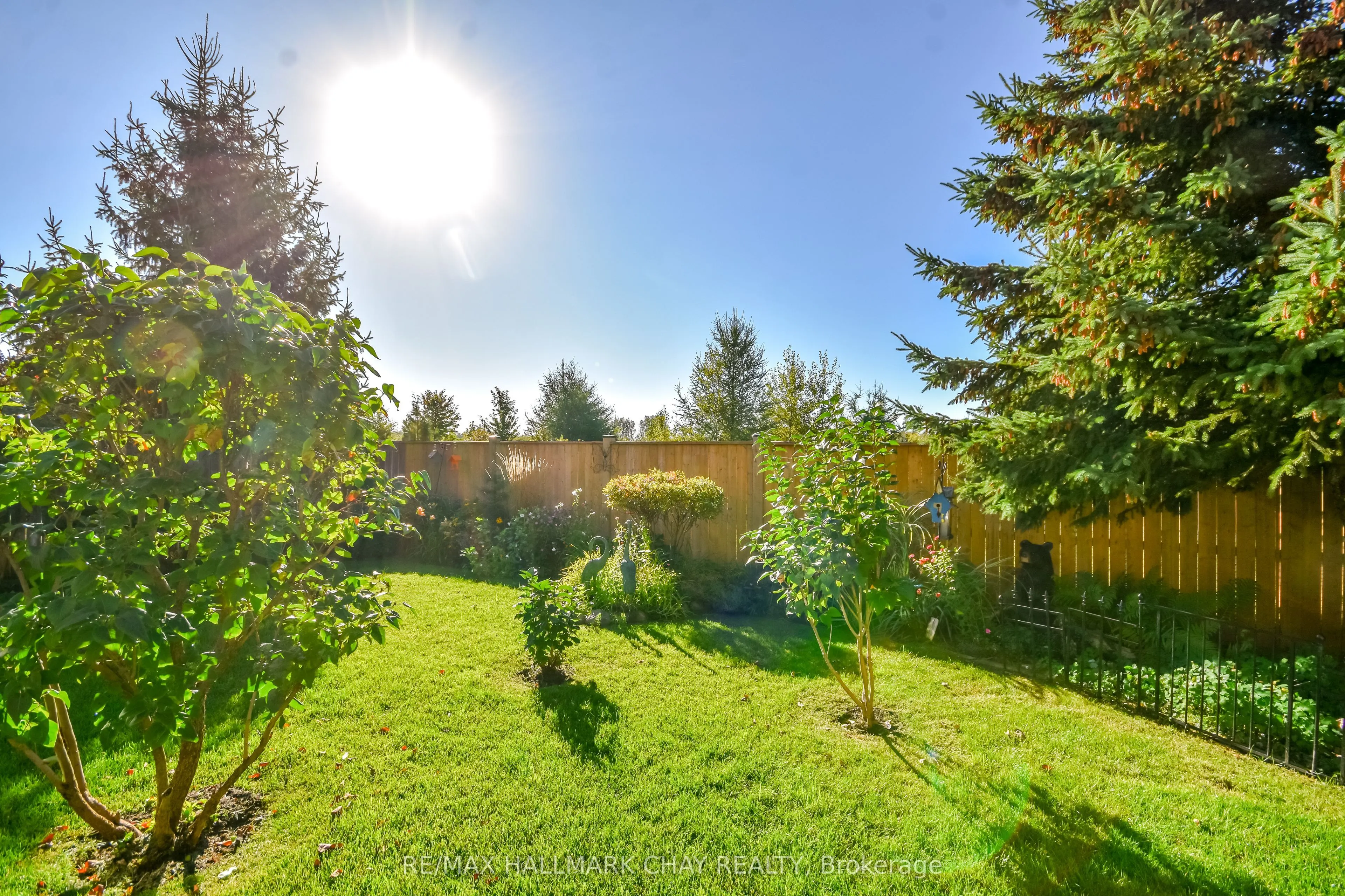33 Meadowood Drive