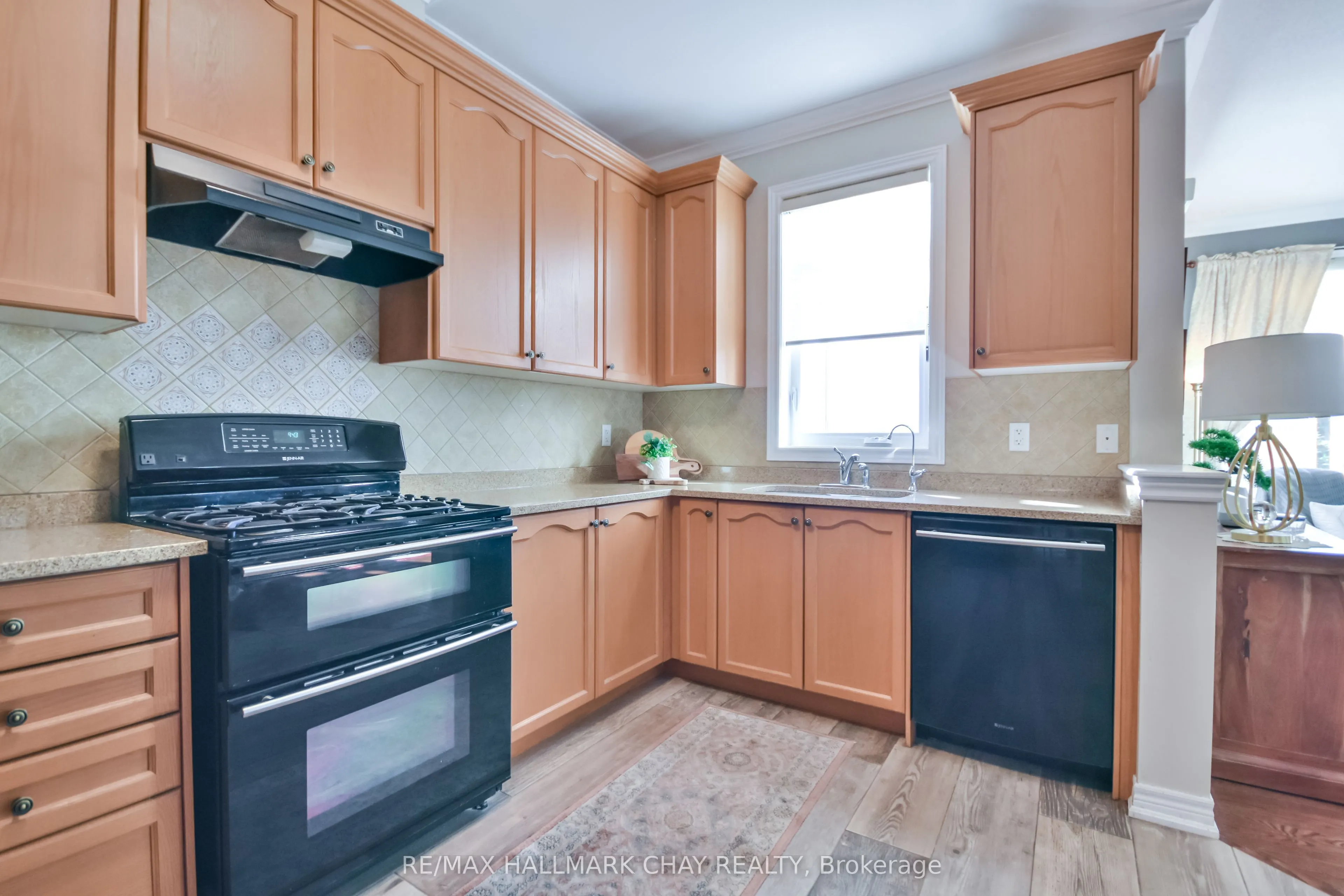 33 Meadowood Drive