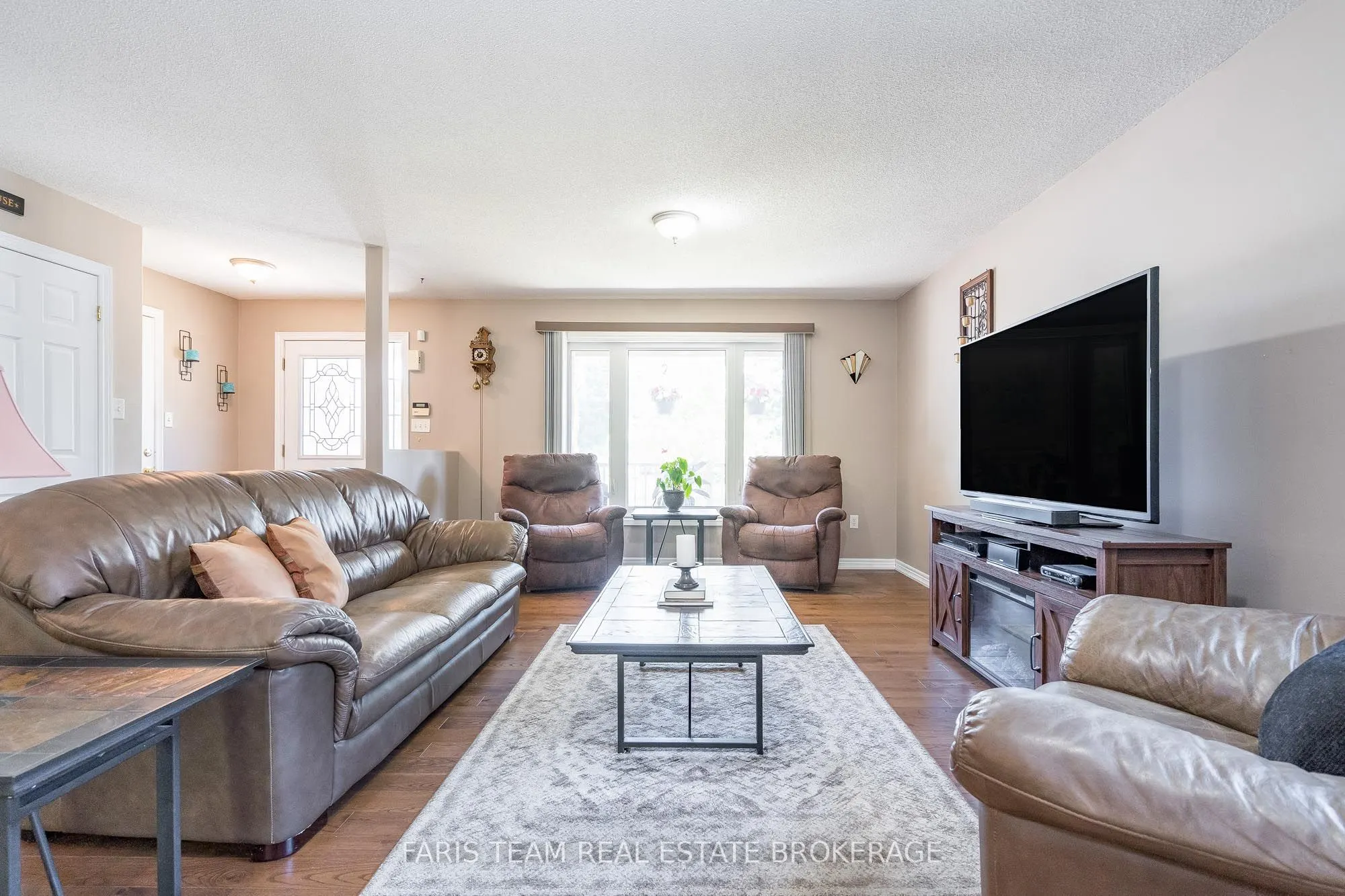 290 Edgehill Drive