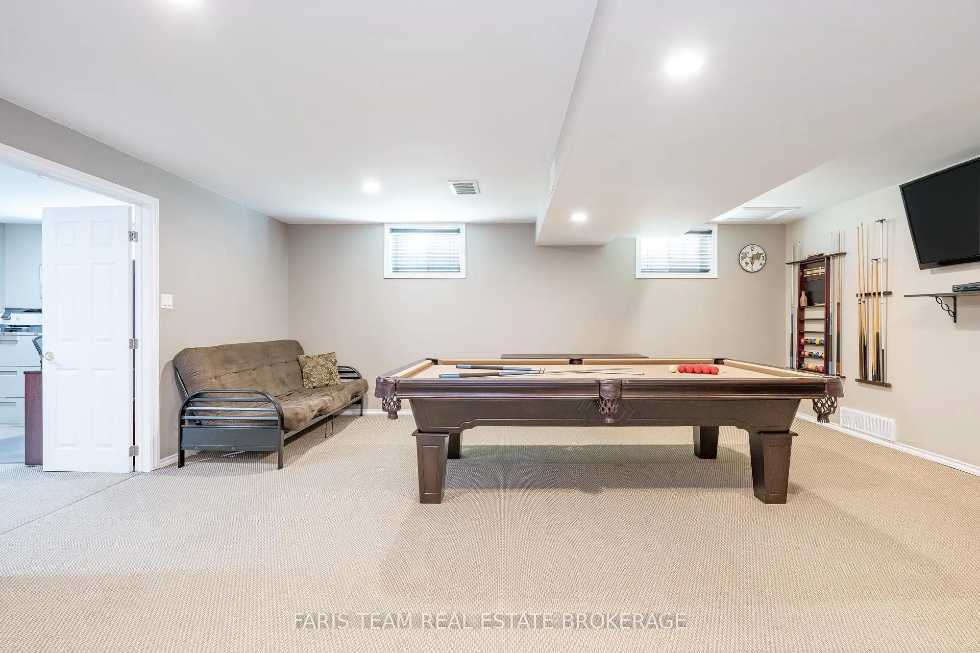 290 Edgehill Drive